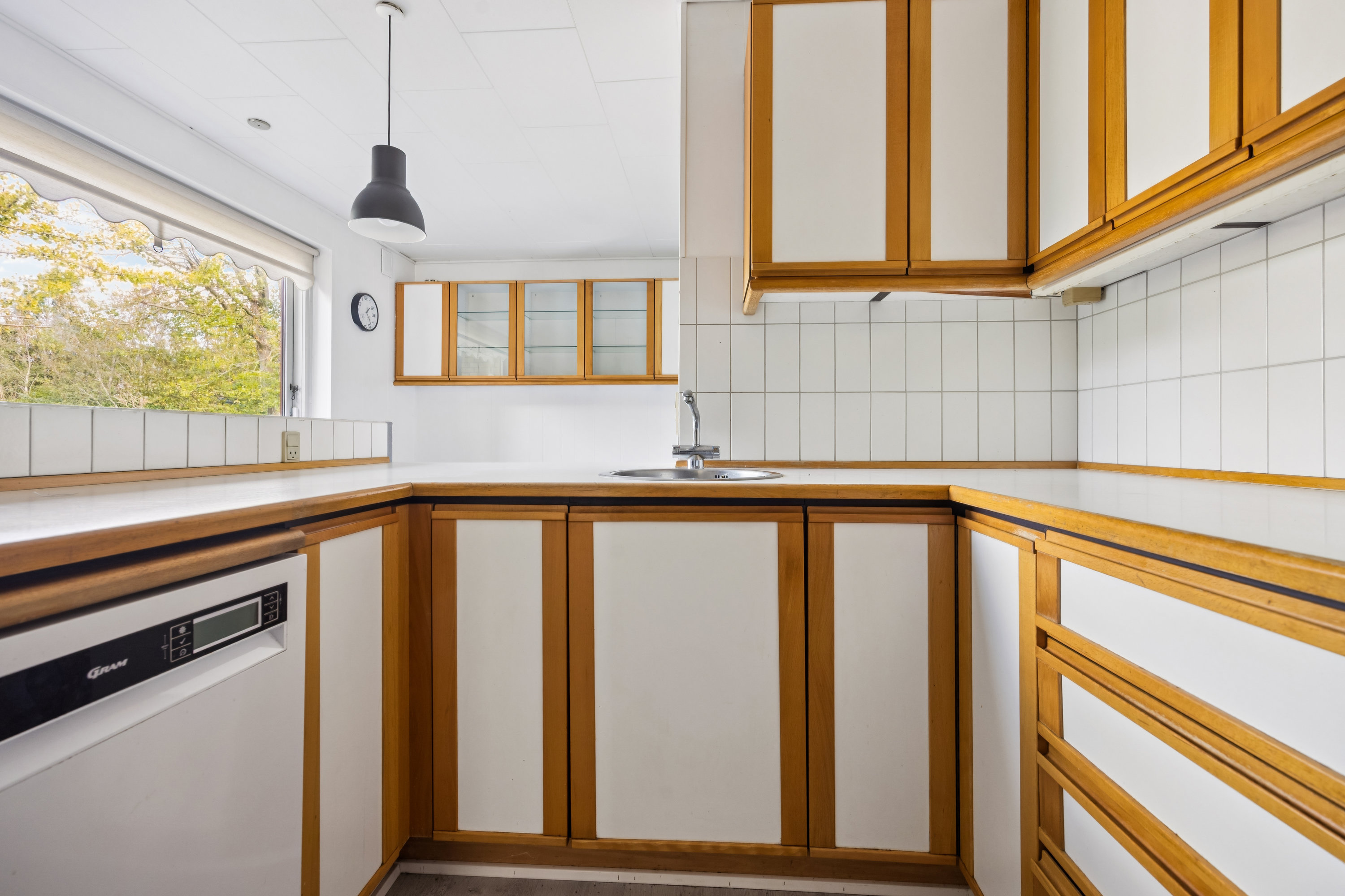 Fremhævet køkken billede i fuldskærmstilstand. Billede af Blomstermarken 3, Halvrimmen, 9460 Brovst