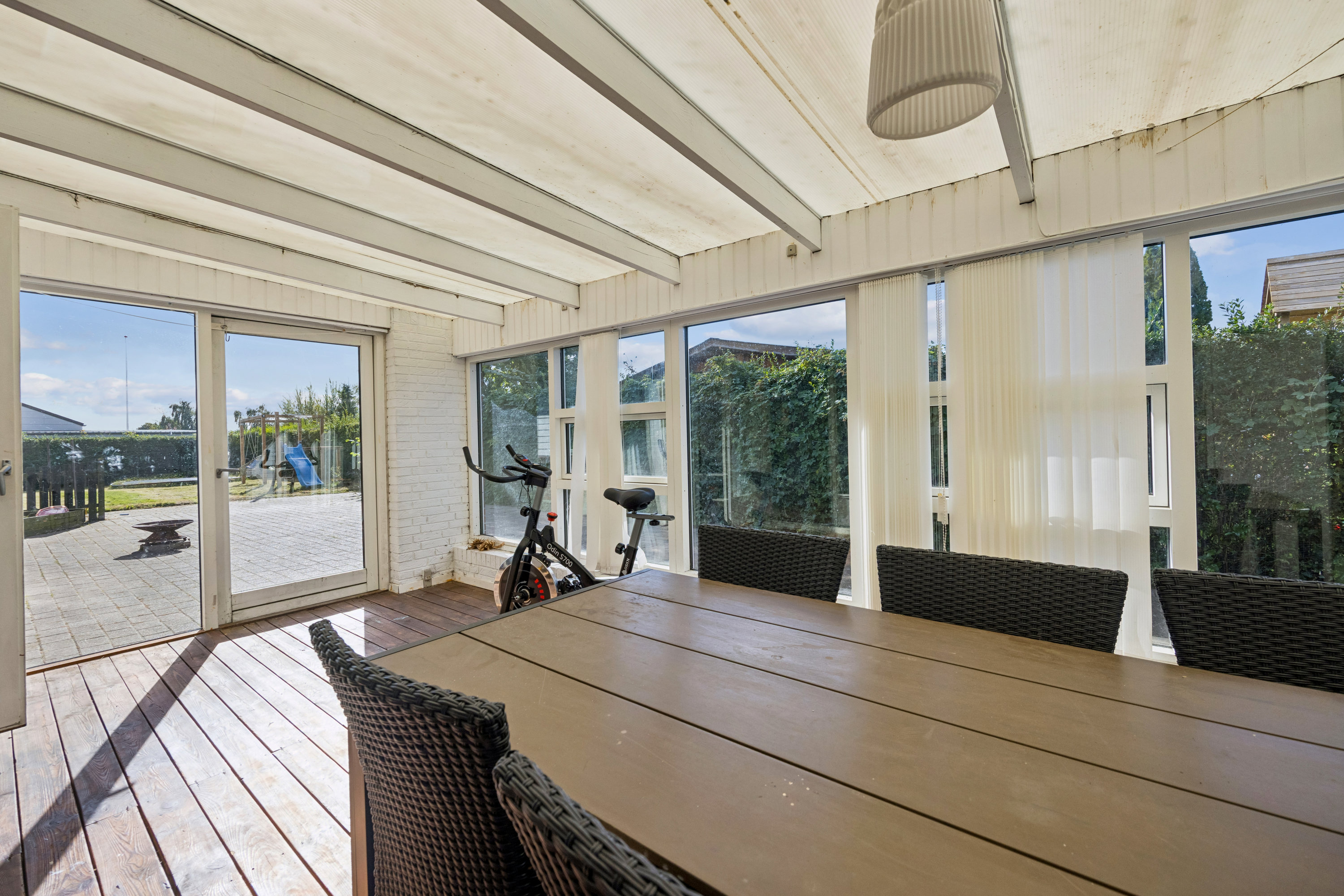 Fremhævet udestue billede i fuldskærmstilstand. Billede af Horsens Kirkevej 23B, Langholt, 9310 Vodskov