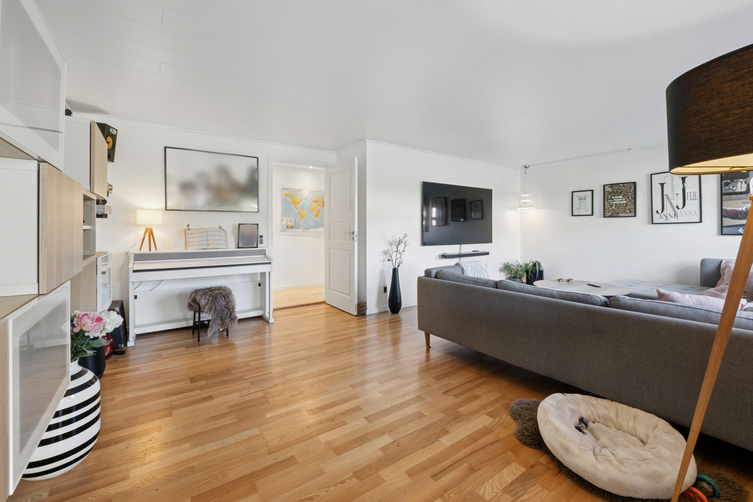 Fremhævet stue billede i fuldskærmstilstand. Billede af Smedevænget 2, Vorning, 8830 Tjele