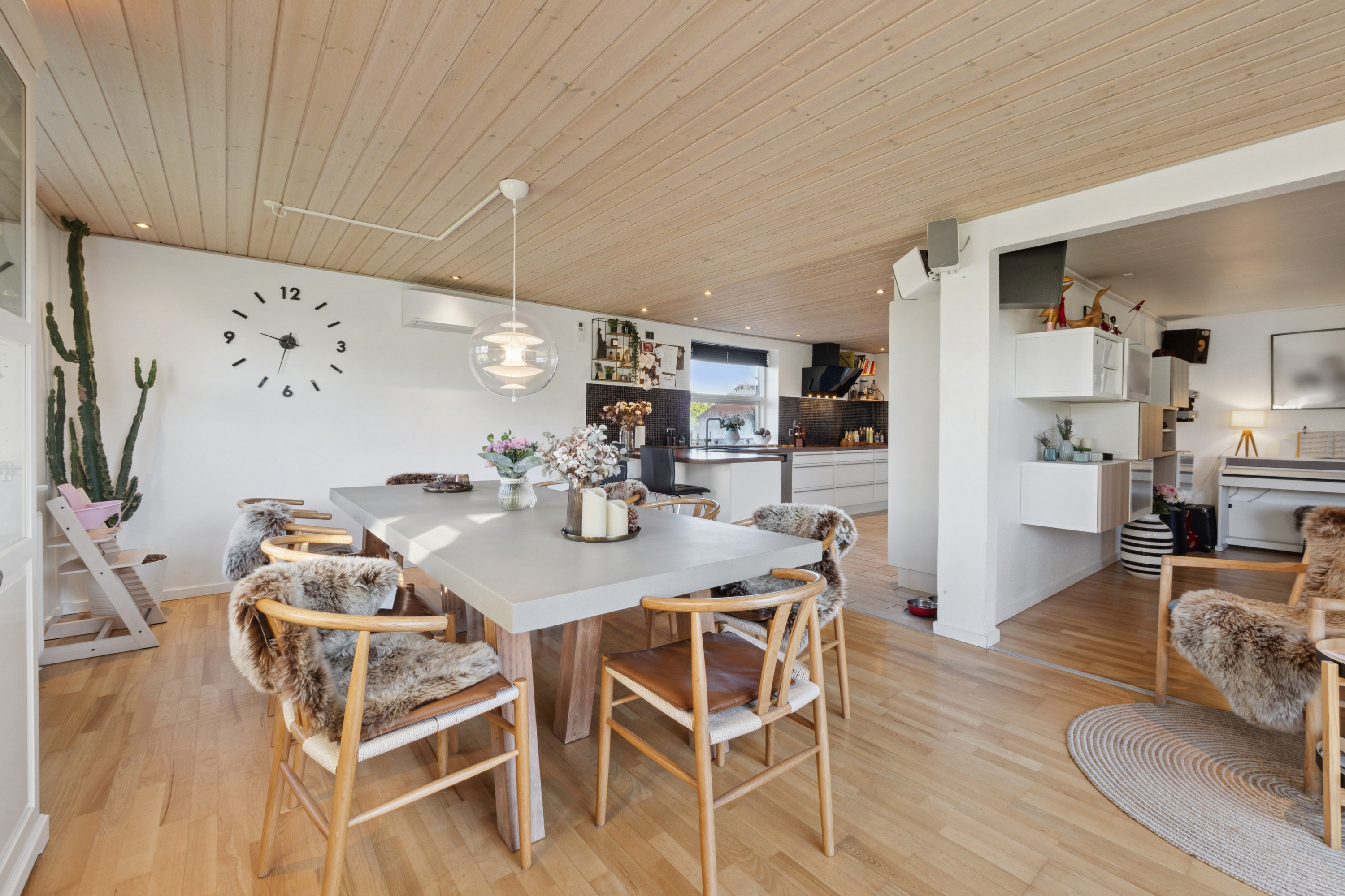 Fremhævet stue billede i fuldskærmstilstand. Billede af Smedevænget 2, Vorning, 8830 Tjele