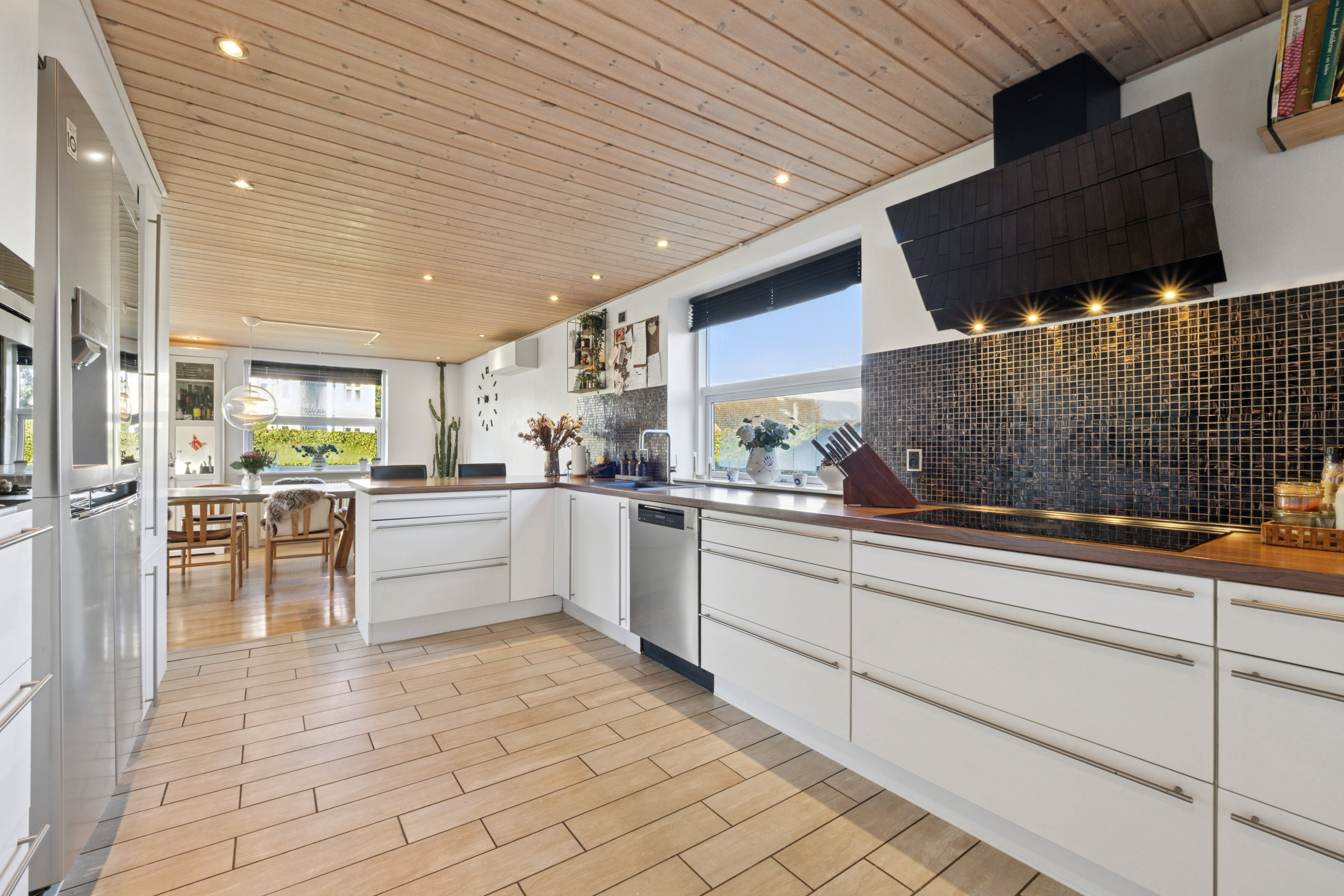 Fremhævet køkken billede i fuldskærmstilstand. Billede af Smedevænget 2, Vorning, 8830 Tjele