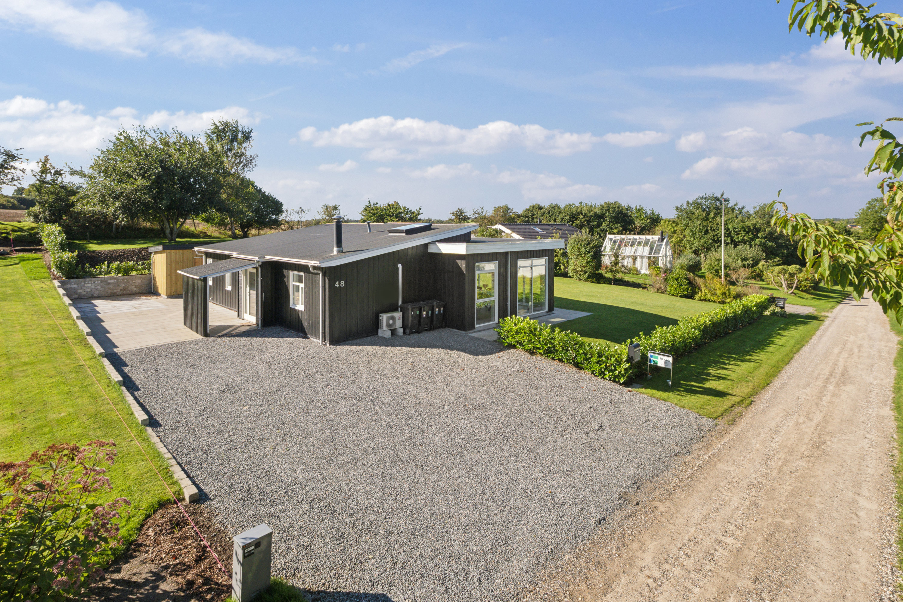 Miniaturebillede 1: ejendom 1. Billede af Svanevej 48, Hjarbæk, 8831 Løgstrup