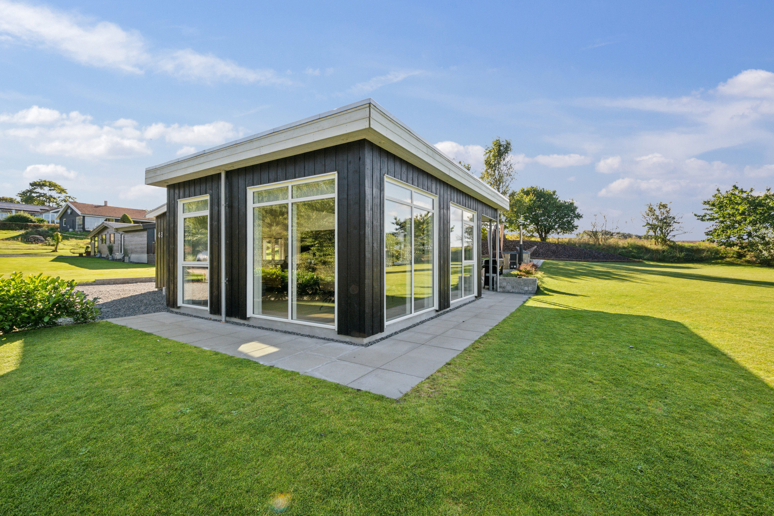 Fremhævet ejendom 1 billede i fuldskærmstilstand. Billede af Svanevej 48, Hjarbæk, 8831 Løgstrup