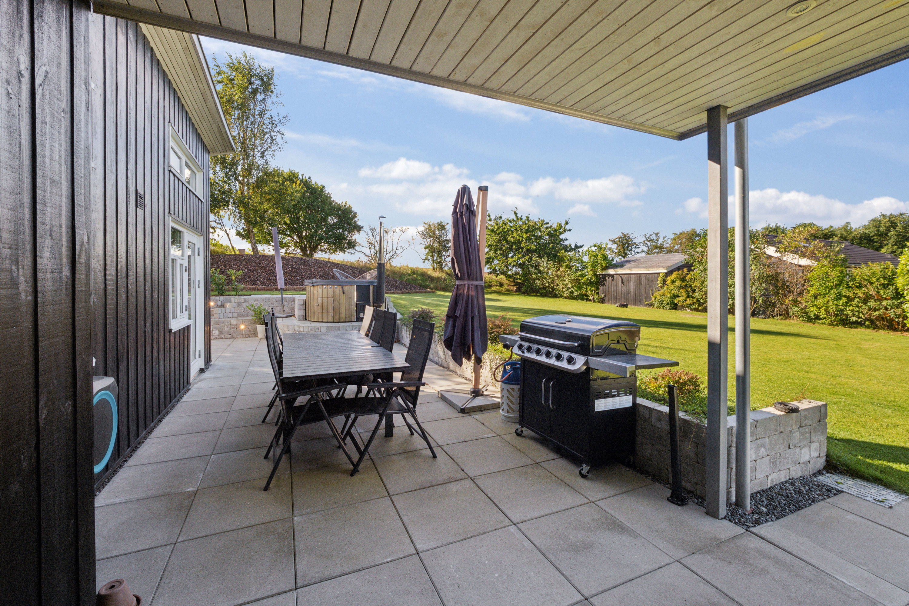 Fremhævet terrasse billede i fuldskærmstilstand. Billede af Svanevej 48, Hjarbæk, 8831 Løgstrup