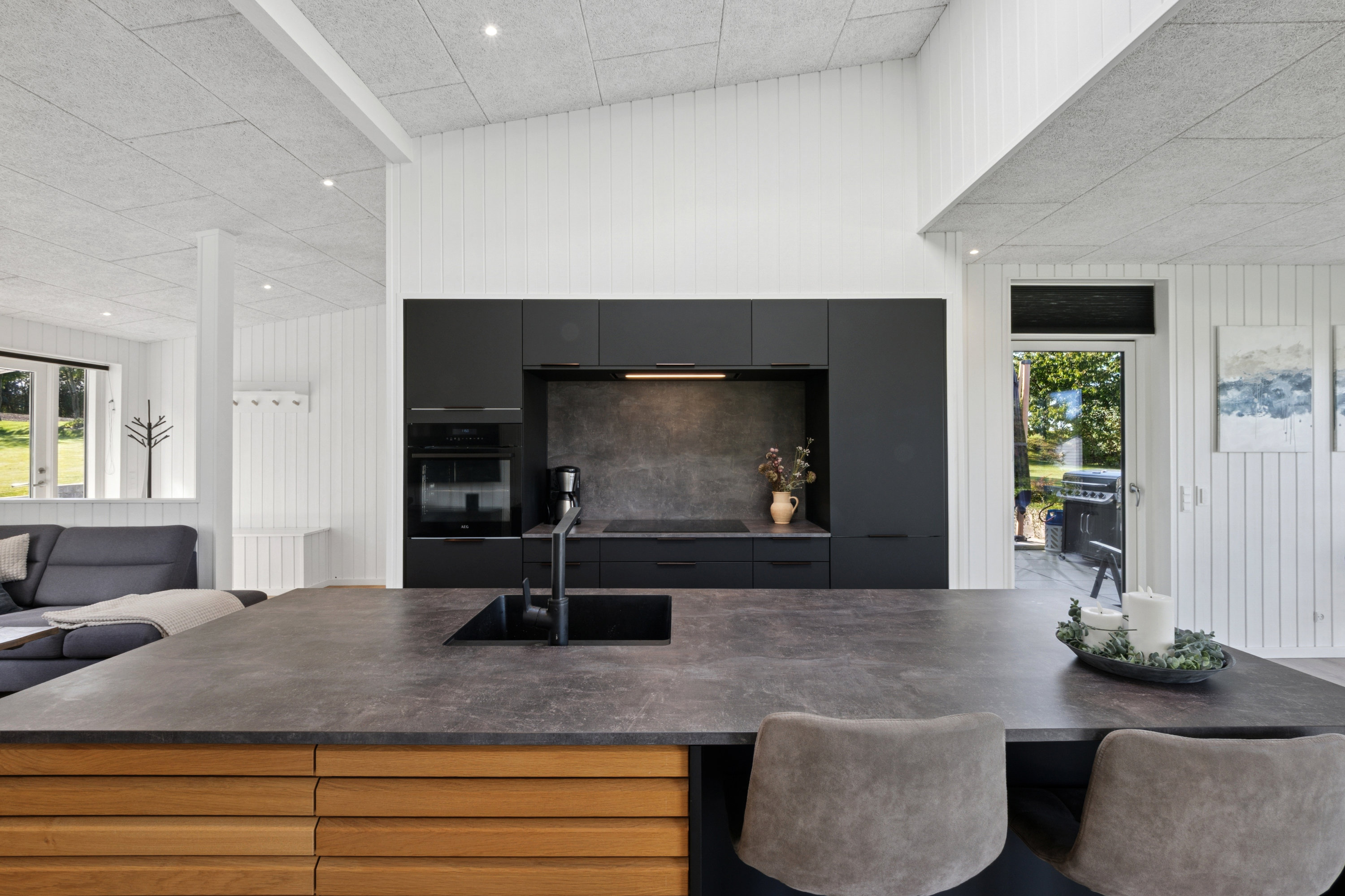 Fremhævet køkken billede i fuldskærmstilstand. Billede af Svanevej 48, Hjarbæk, 8831 Løgstrup