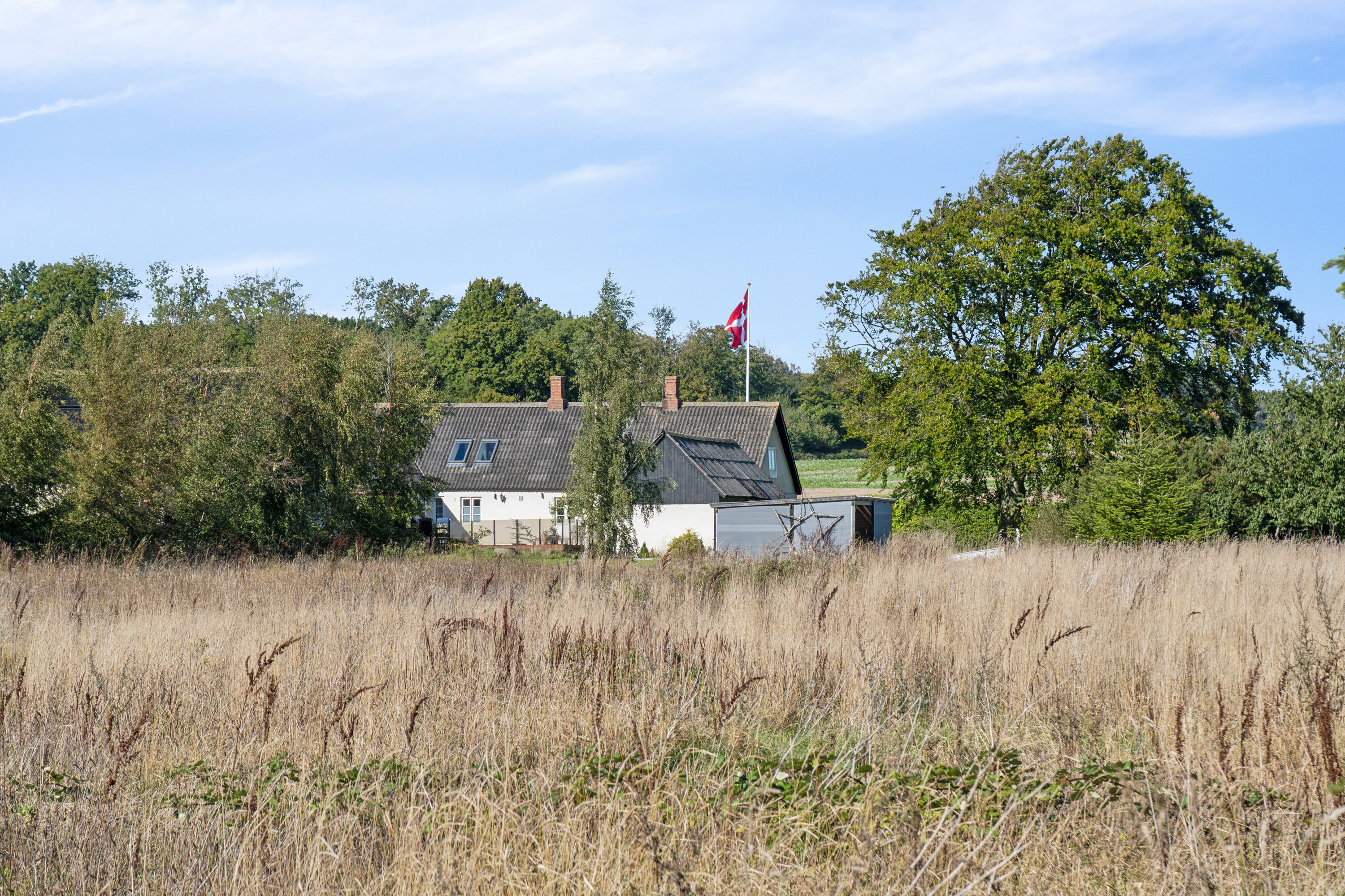 Miniaturebillede 1: udendørs. Billede af Skimlevejen 1, Bodilsker, 3730 Nexø