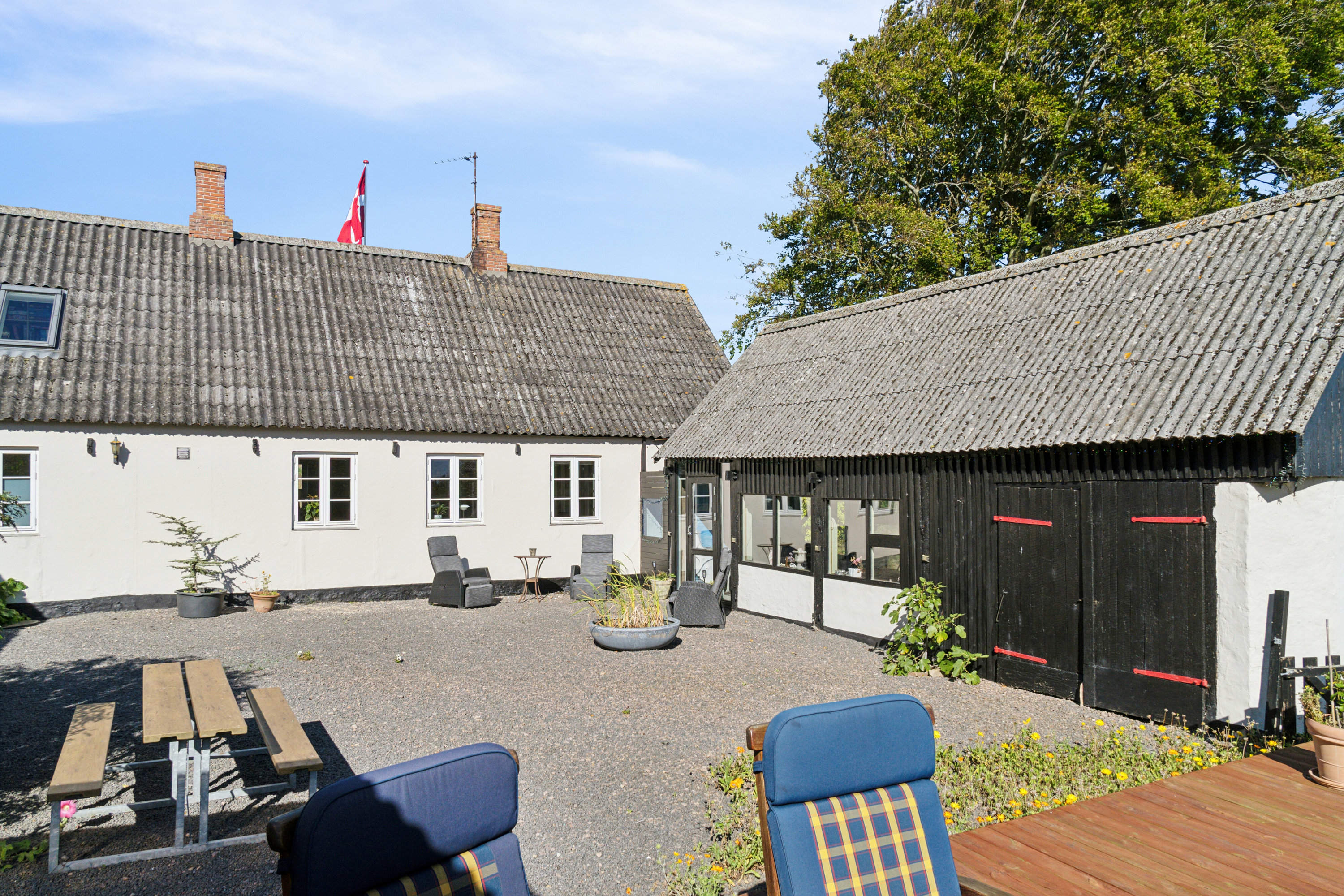 Fremhævet terrasse billede i fuldskærmstilstand. Billede af Skimlevejen 1, Bodilsker, 3730 Nexø