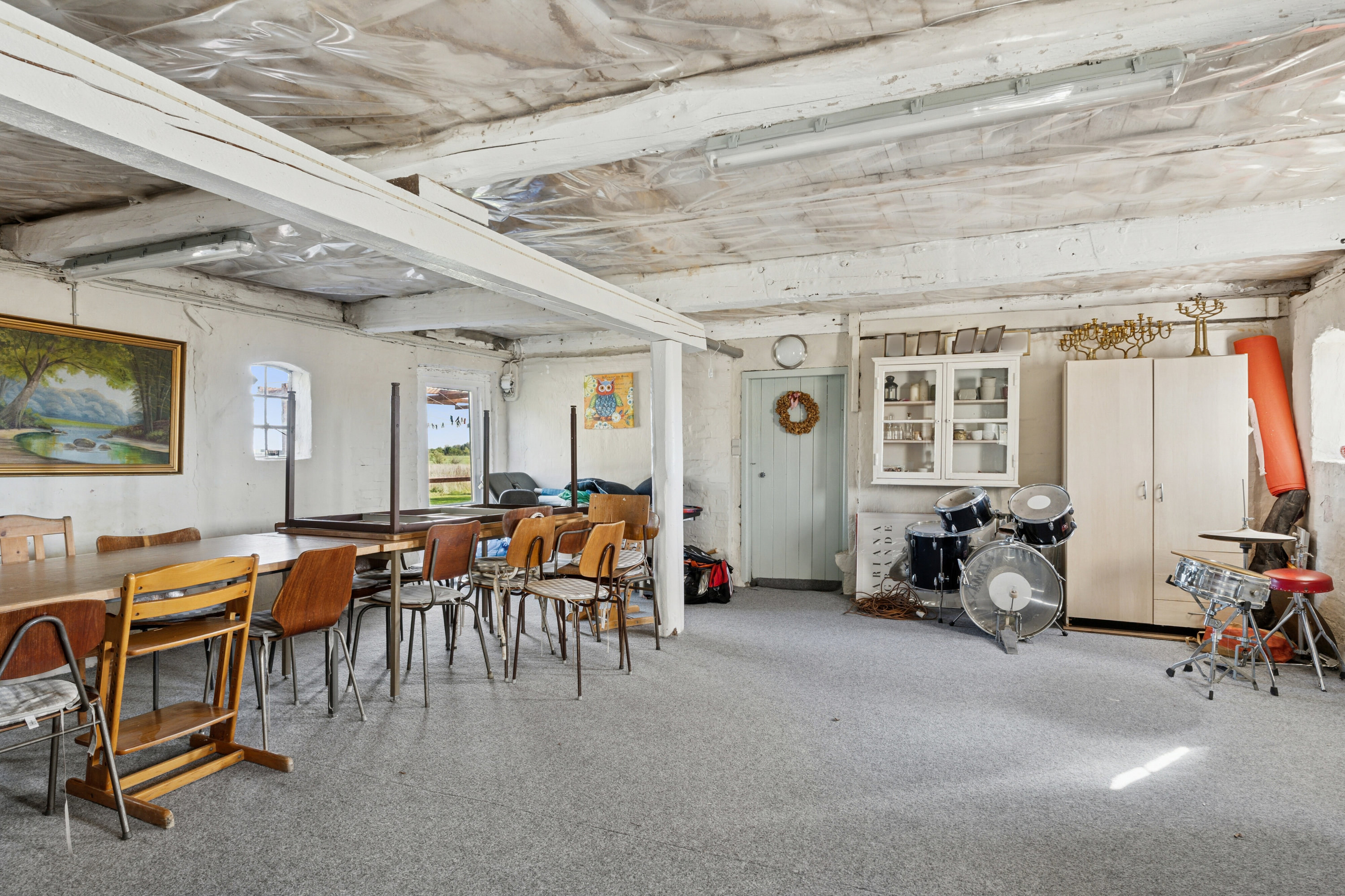 Fremhævet stue billede i fuldskærmstilstand. Billede af Skimlevejen 1, Bodilsker, 3730 Nexø