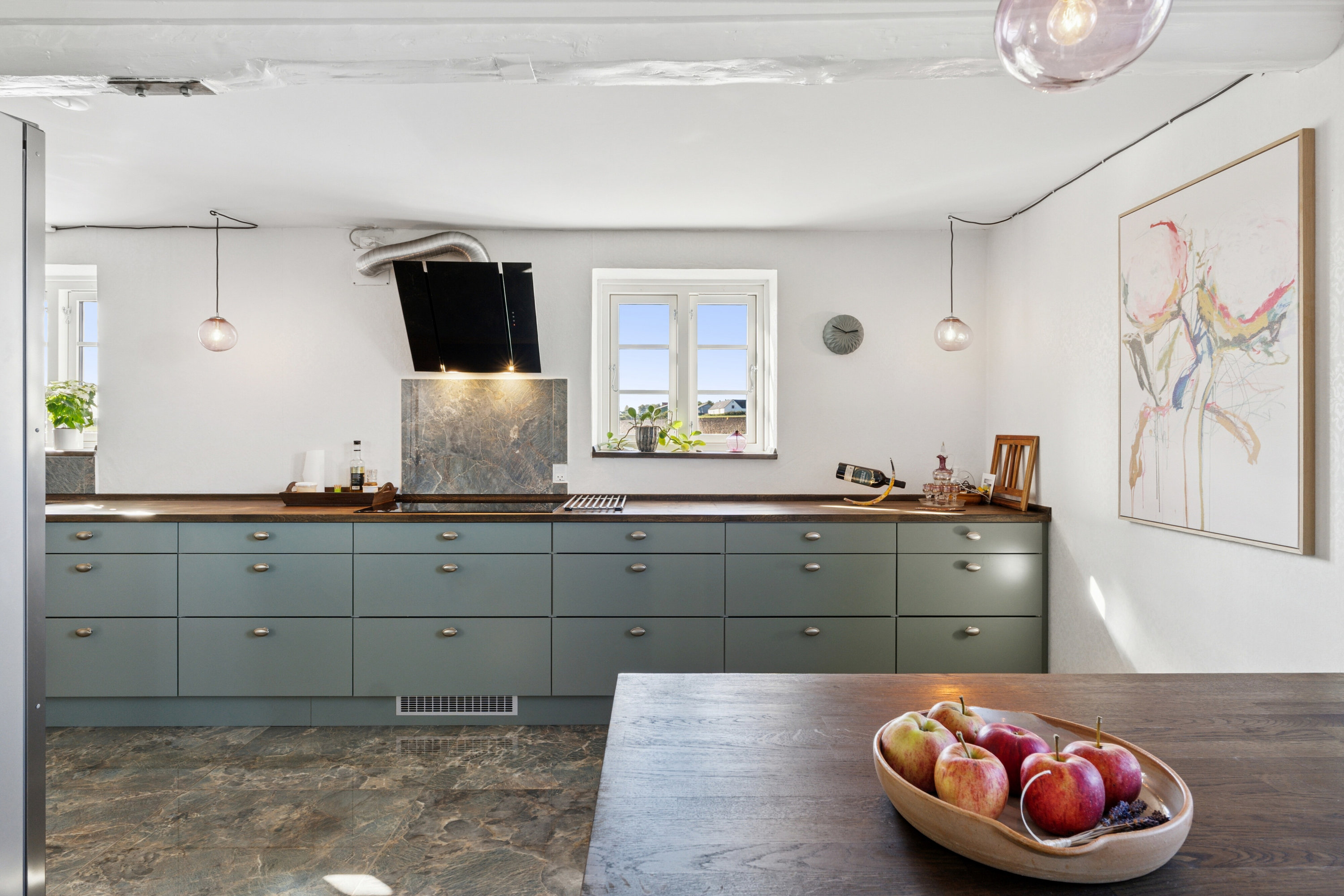 Fremhævet køkken billede i fuldskærmstilstand. Billede af Skimlevejen 1, Bodilsker, 3730 Nexø