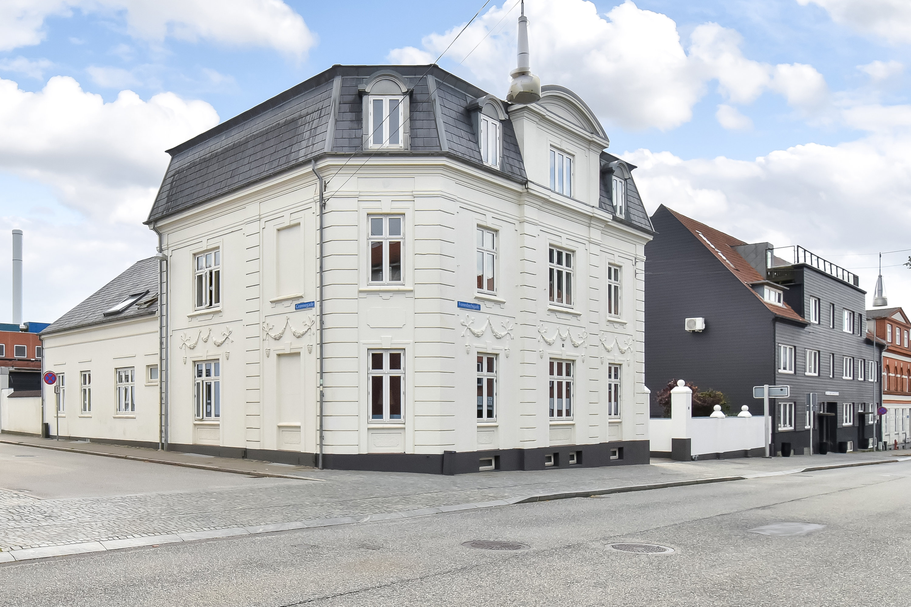 Fremhævet facade billede i fuldskærmstilstand. Billede af Fonnesbechsgade 13A, 1., 7400 Herning