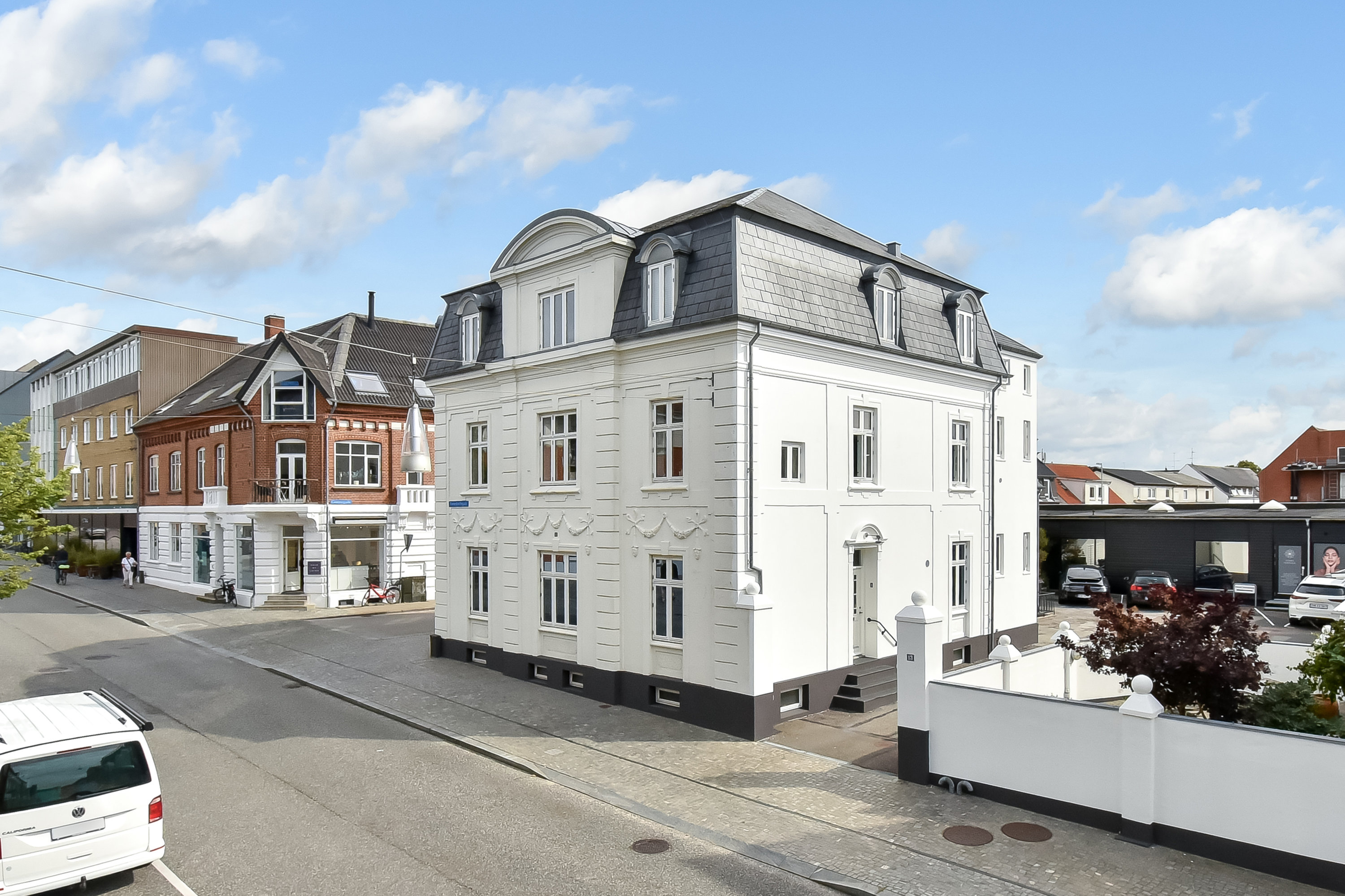 Fremhævet facade billede i fuldskærmstilstand. Billede af Fonnesbechsgade 13A, 1., 7400 Herning