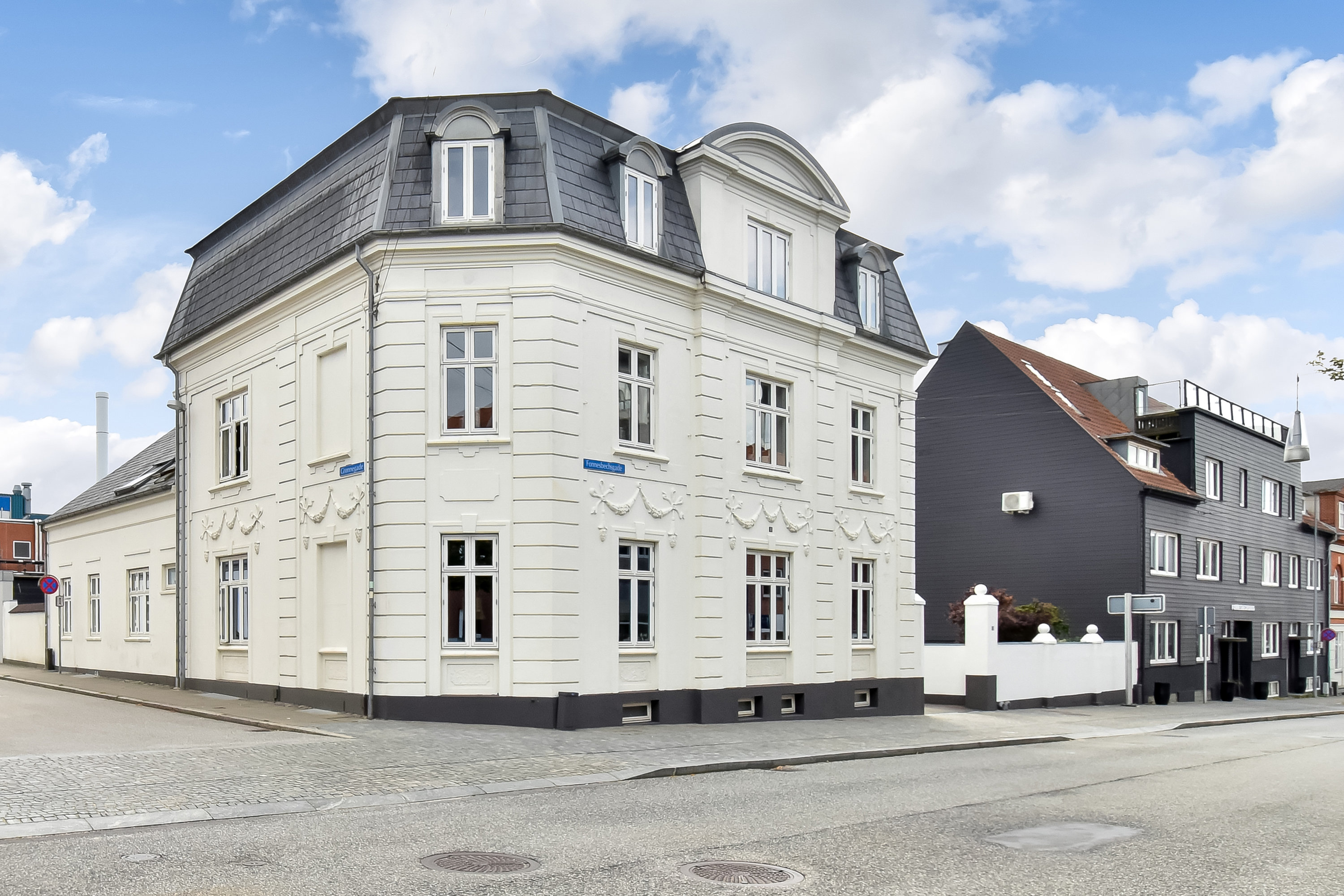 Fremhævet facade billede i fuldskærmstilstand. Billede af Fonnesbechsgade 13A, 1., 7400 Herning