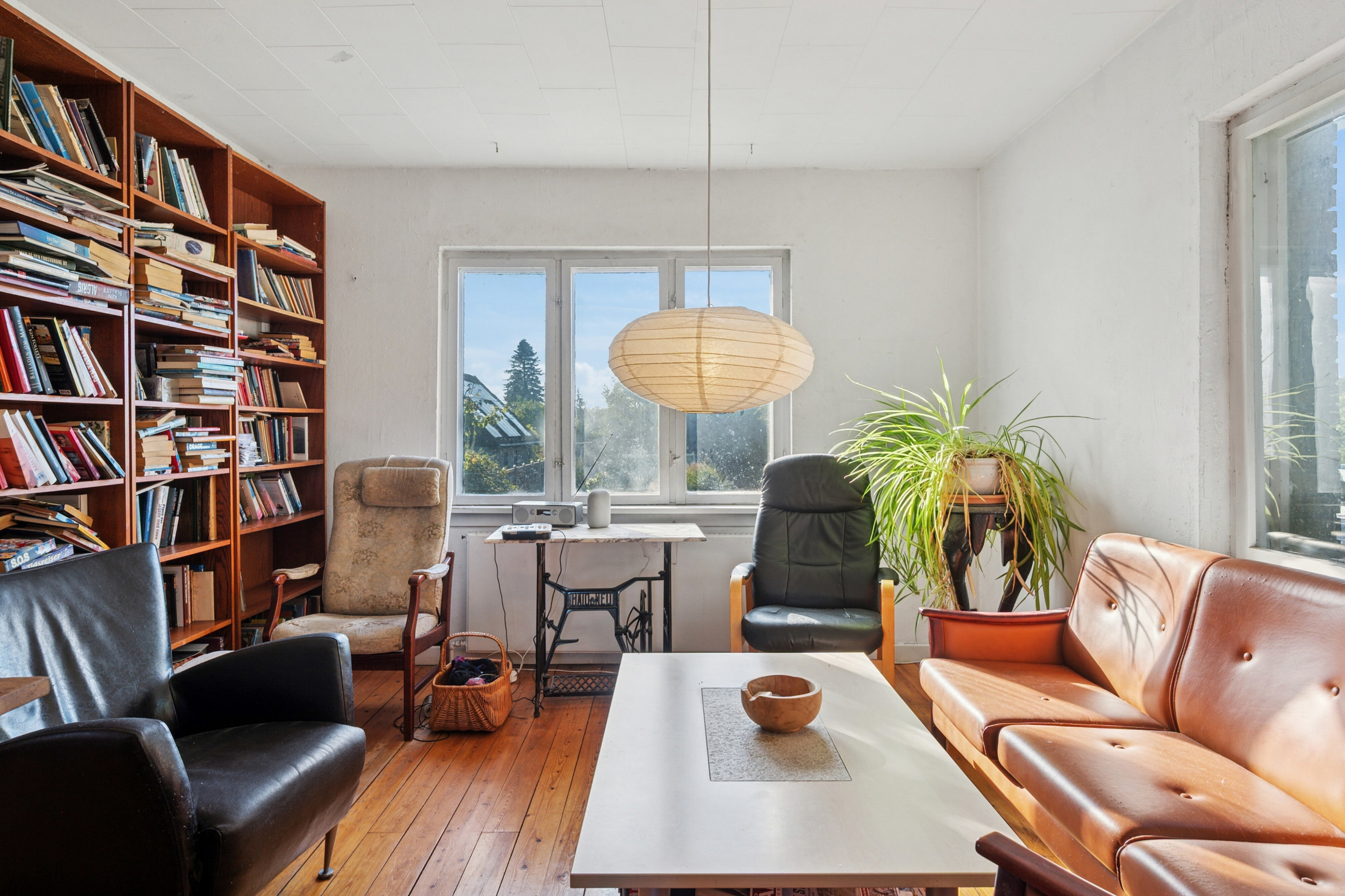 Fremhævet stue billede i fuldskærmstilstand. Billede af Krebsevej 46, 2650 Hvidovre