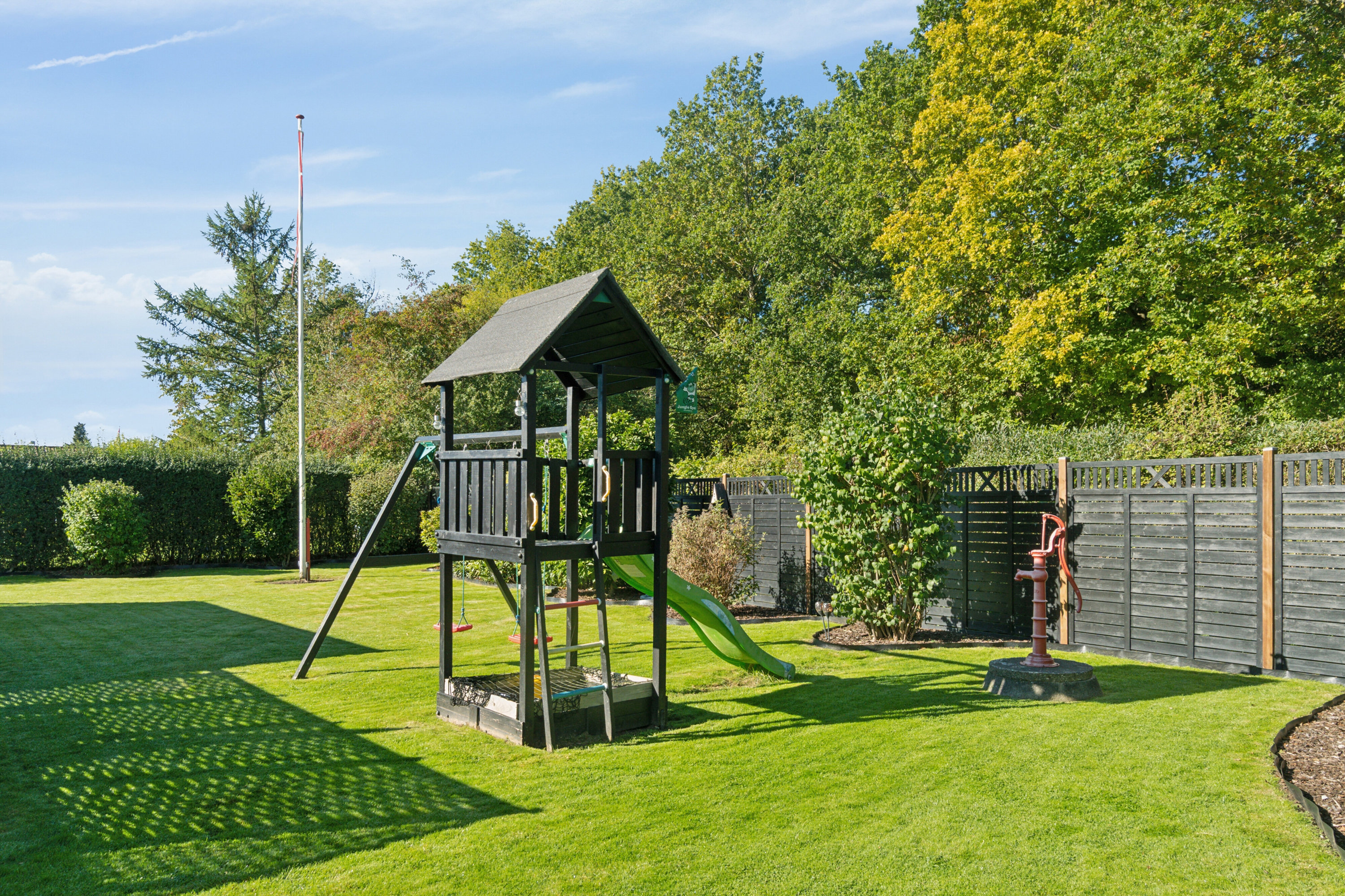 Fremhævet have billede i fuldskærmstilstand. Billede af Kirkevænget 290, 8310 Tranbjerg J