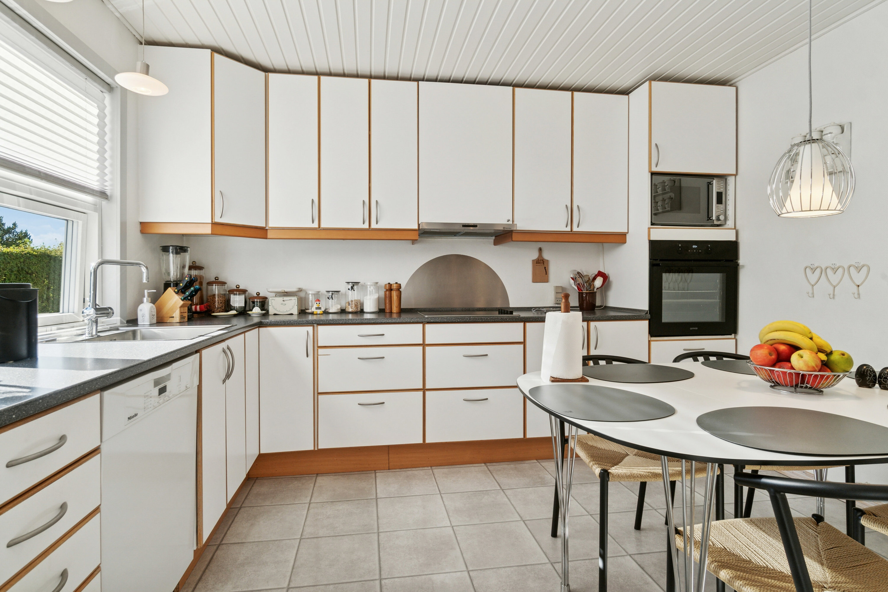 Fremhævet køkken billede i fuldskærmstilstand. Billede af Kirkevænget 290, 8310 Tranbjerg J