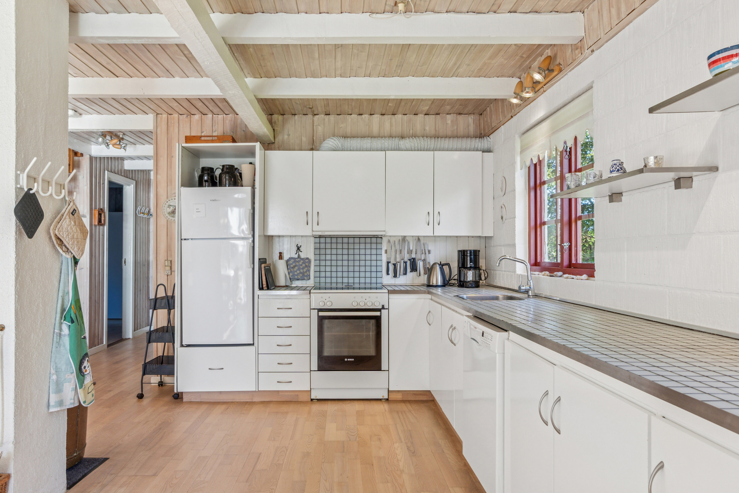 Fremhævet køkken billede i fuldskærmstilstand. Billede af Rønbakken 12, Jegindø, 7790 Thyholm