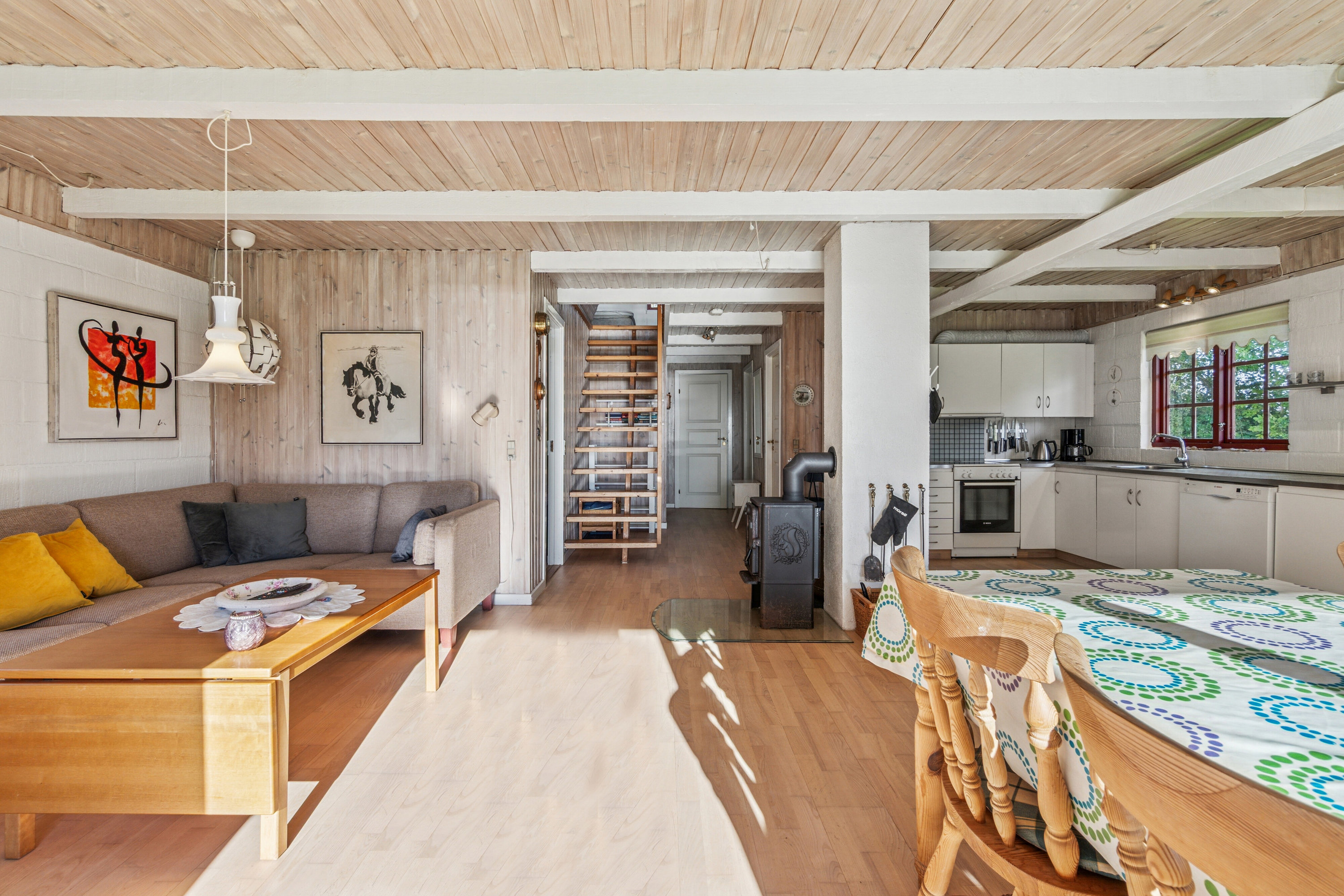 Fremhævet stue billede i fuldskærmstilstand. Billede af Rønbakken 12, Jegindø, 7790 Thyholm