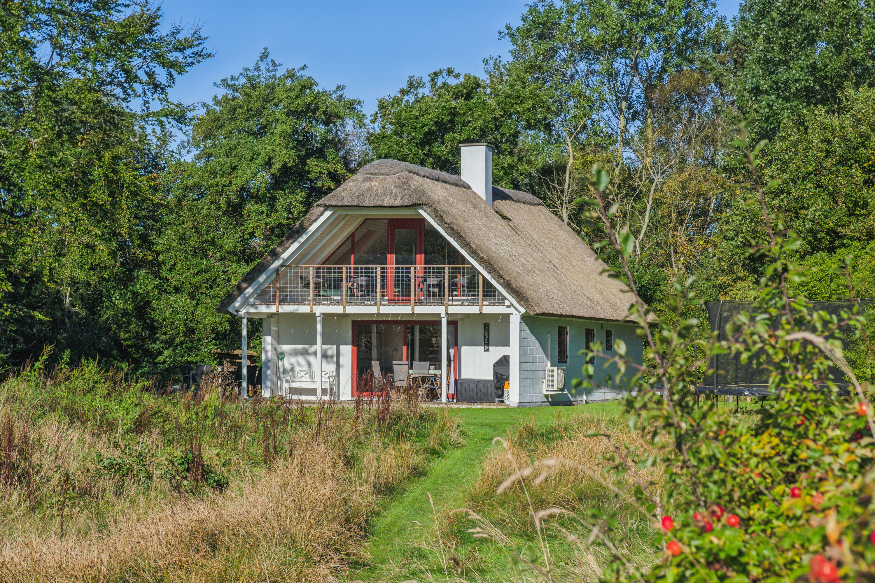 Fremhævet set fra haven billede i fuldskærmstilstand. Billede af Rønbakken 12, Jegindø, 7790 Thyholm