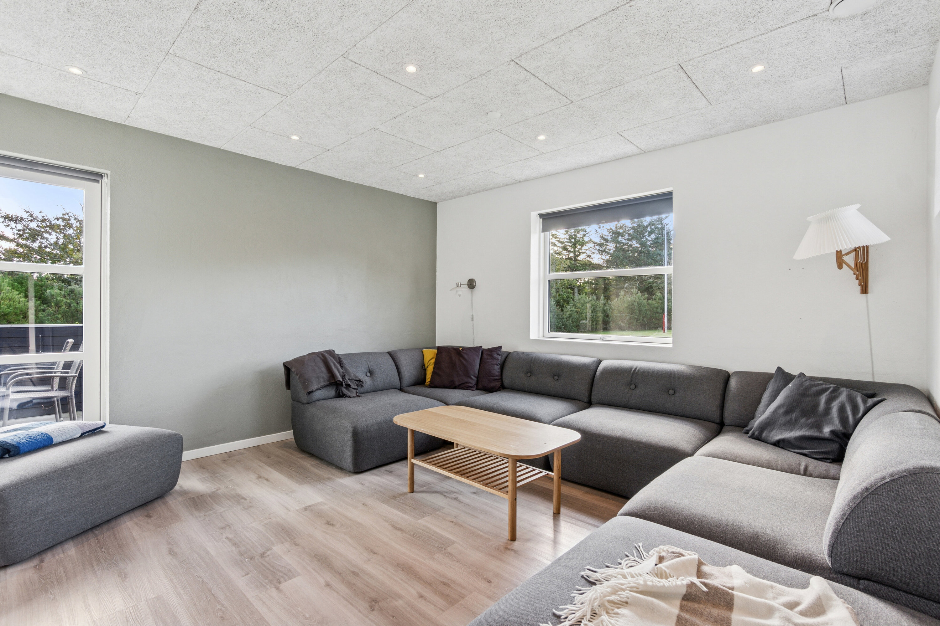 Fremhævet stue billede i fuldskærmstilstand. Billede af Kræn Tækkers Vej 9, Klitmøller, 7700 Thisted