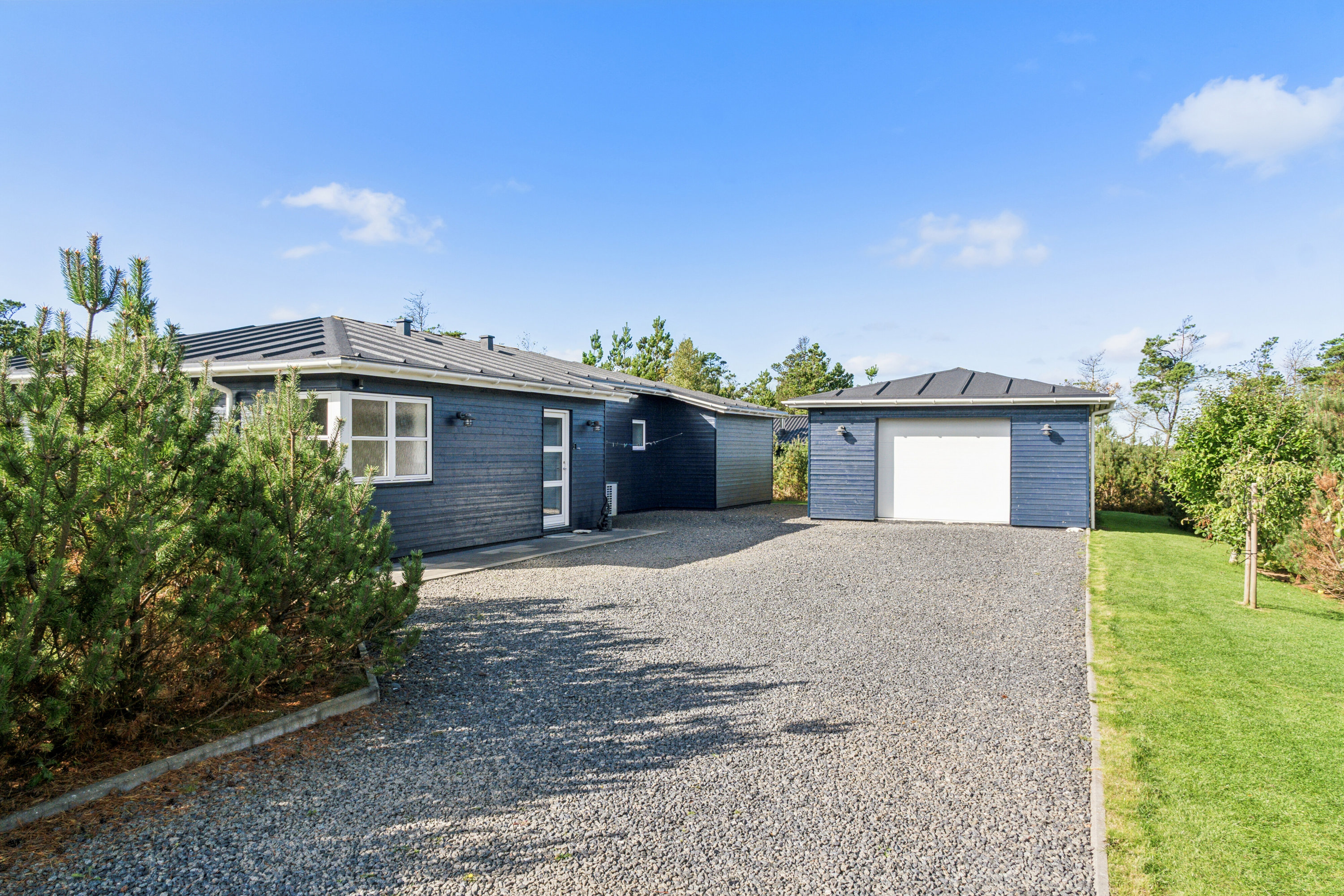 Fremhævet set fra vejen billede i fuldskærmstilstand. Billede af Kræn Tækkers Vej 9, Klitmøller, 7700 Thisted