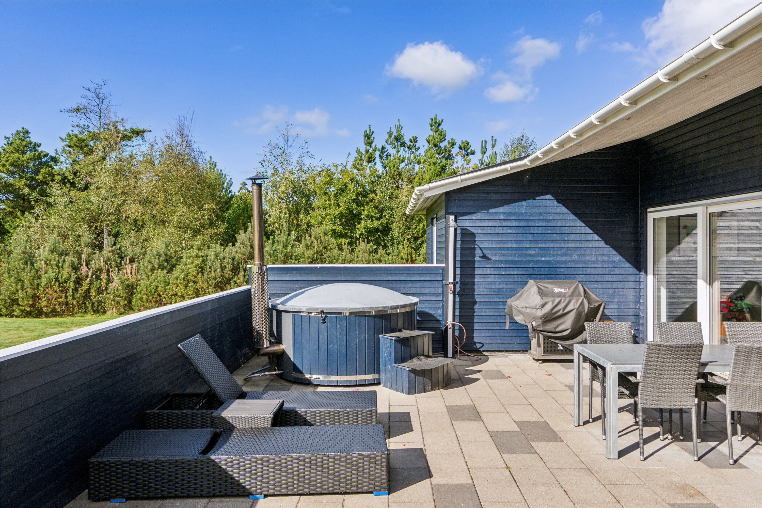 Fremhævet terrasse billede i fuldskærmstilstand. Billede af Kræn Tækkers Vej 9, Klitmøller, 7700 Thisted