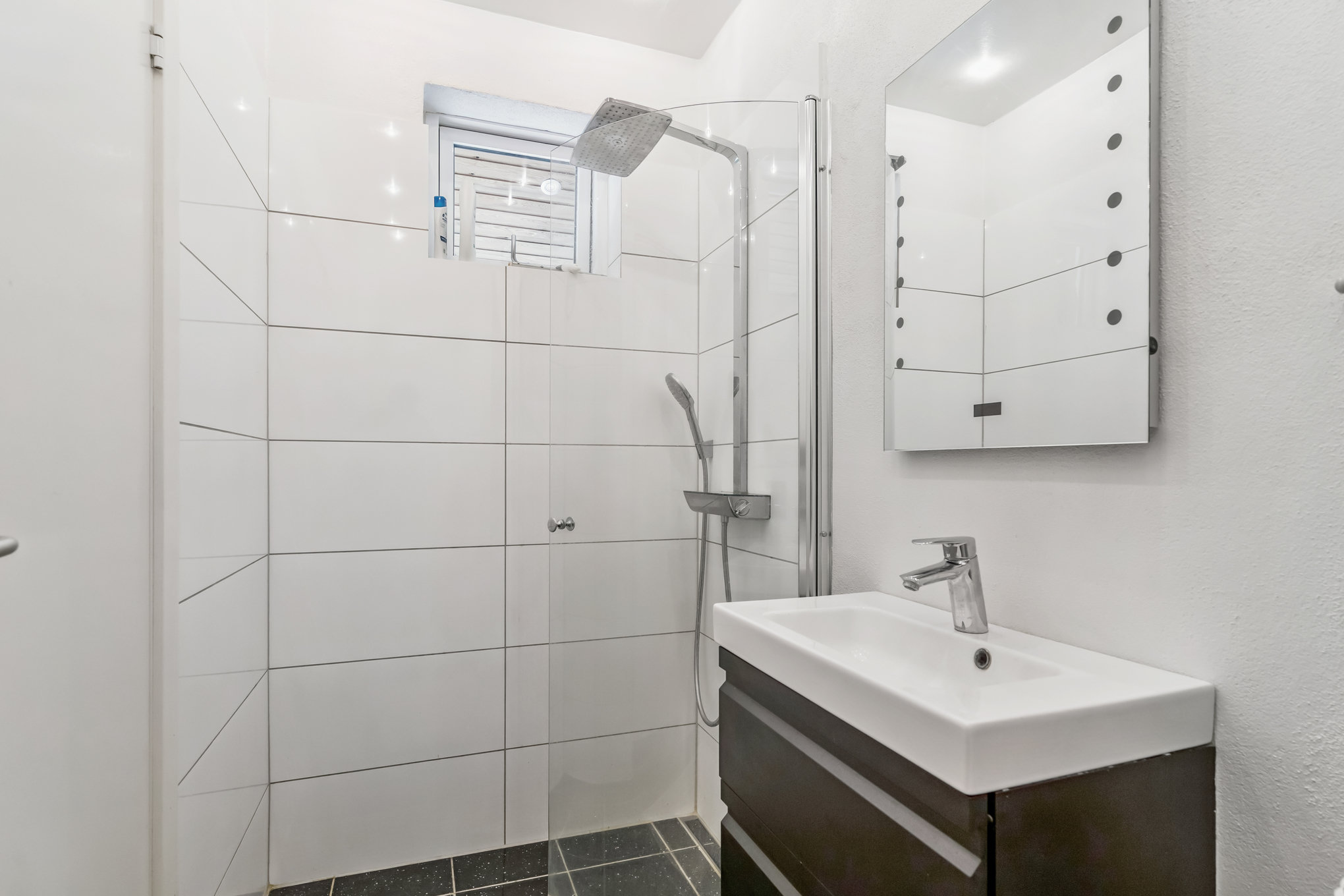 Fremhævet badeværelse billede i fuldskærmstilstand. Billede af Saxovej 9, 8960 Randers SØ