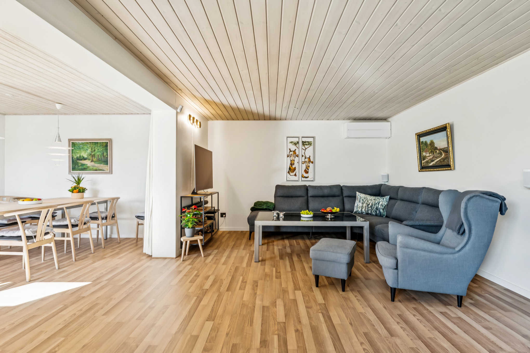 Fremhævet stue billede i fuldskærmstilstand. Billede af Lenesminde 19, 8960 Randers SØ