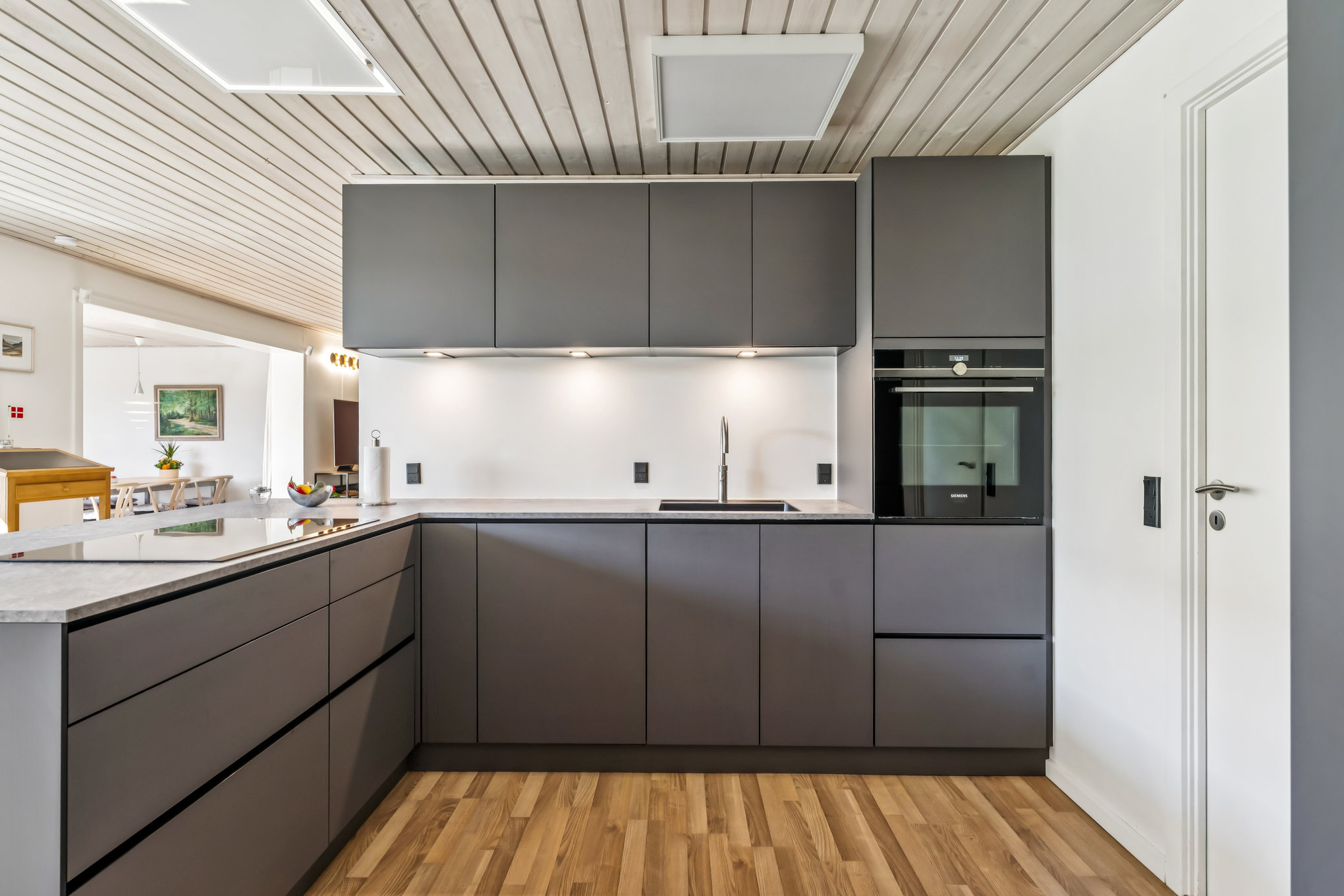 Fremhævet køkken billede i fuldskærmstilstand. Billede af Lenesminde 19, 8960 Randers SØ