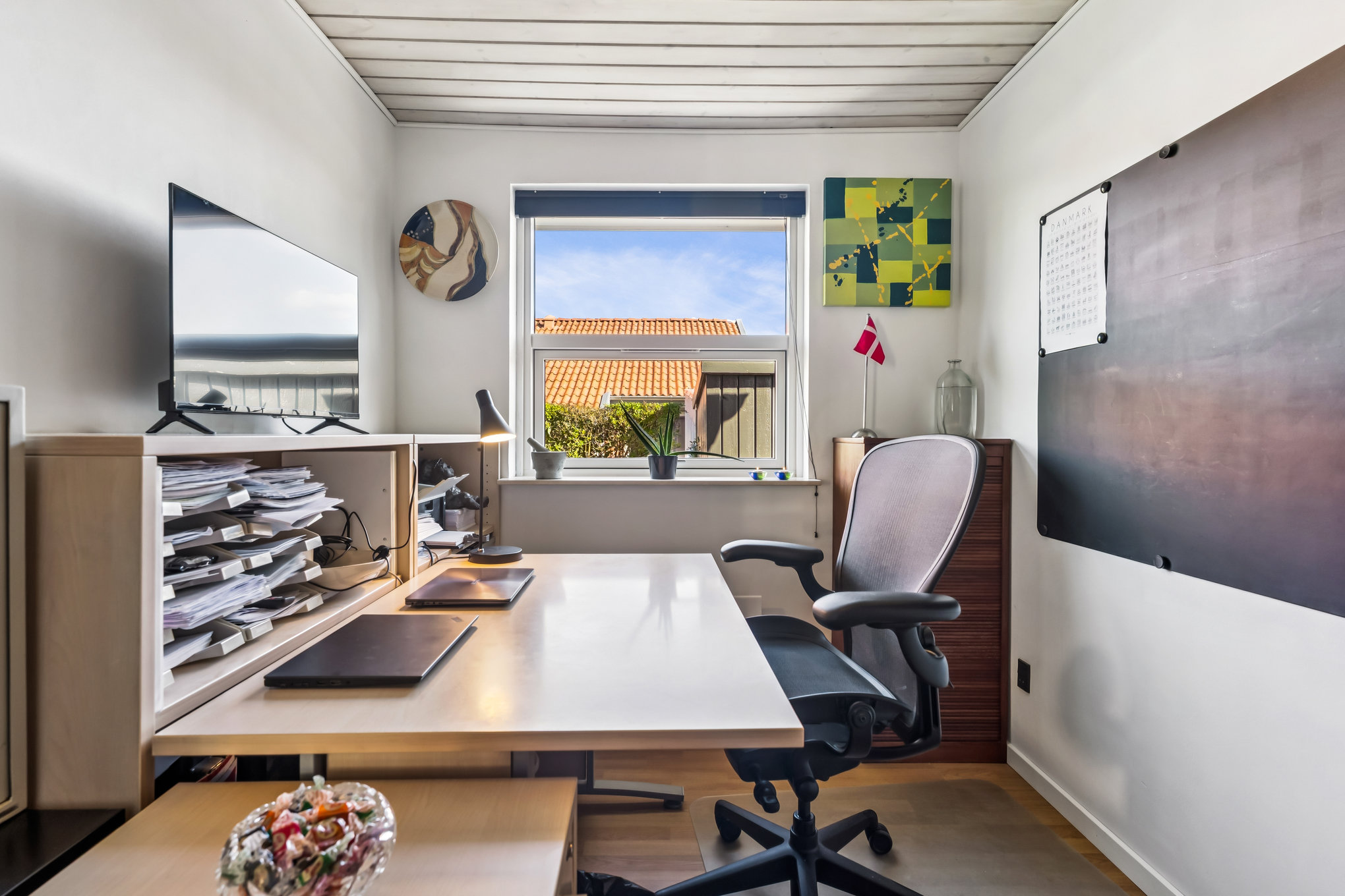 Fremhævet værelse billede i fuldskærmstilstand. Billede af Lenesminde 19, 8960 Randers SØ