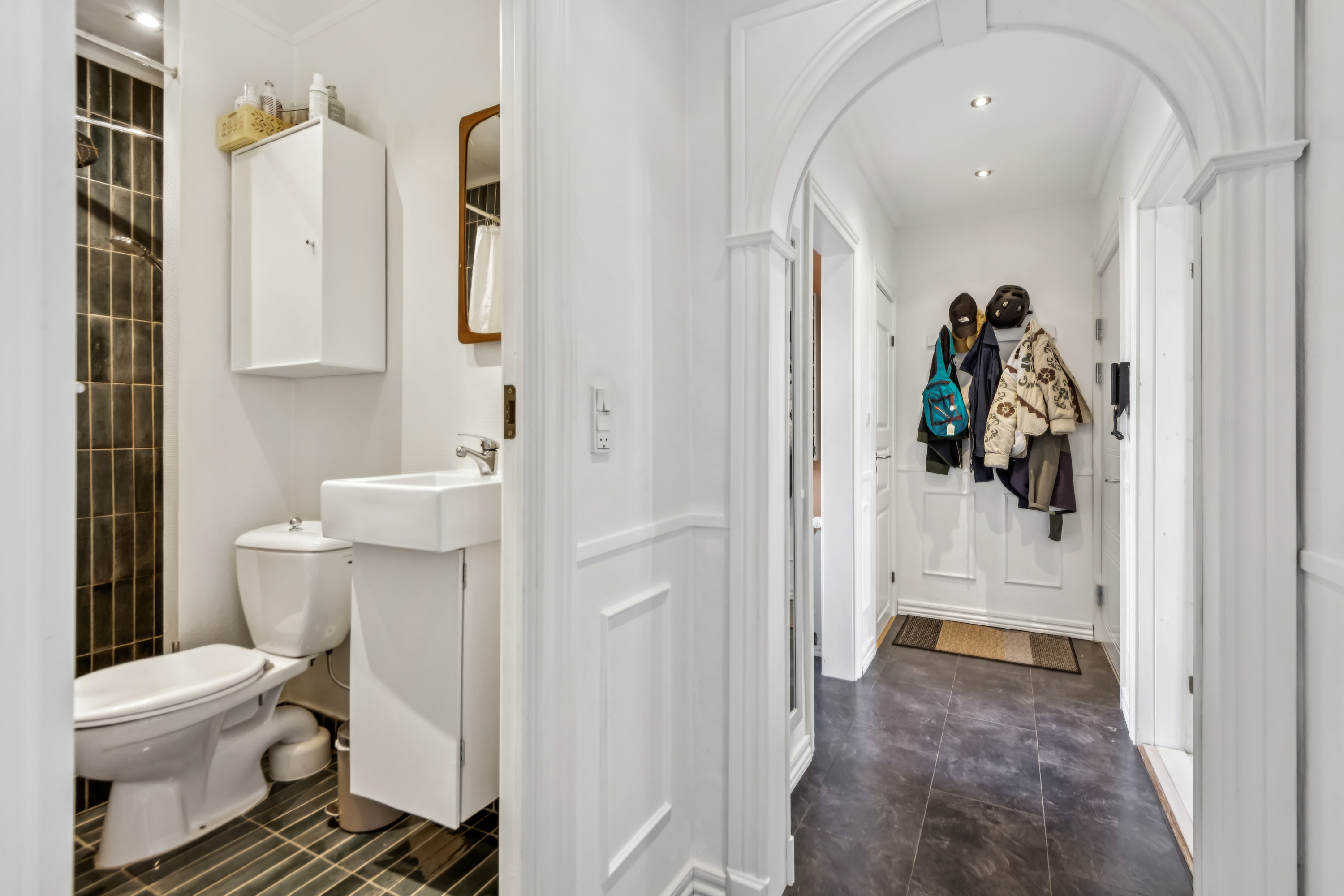 Fremhævet badeværelse billede i fuldskærmstilstand. Billede af Islandsgade 17, 1. tv., 9000 Aalborg