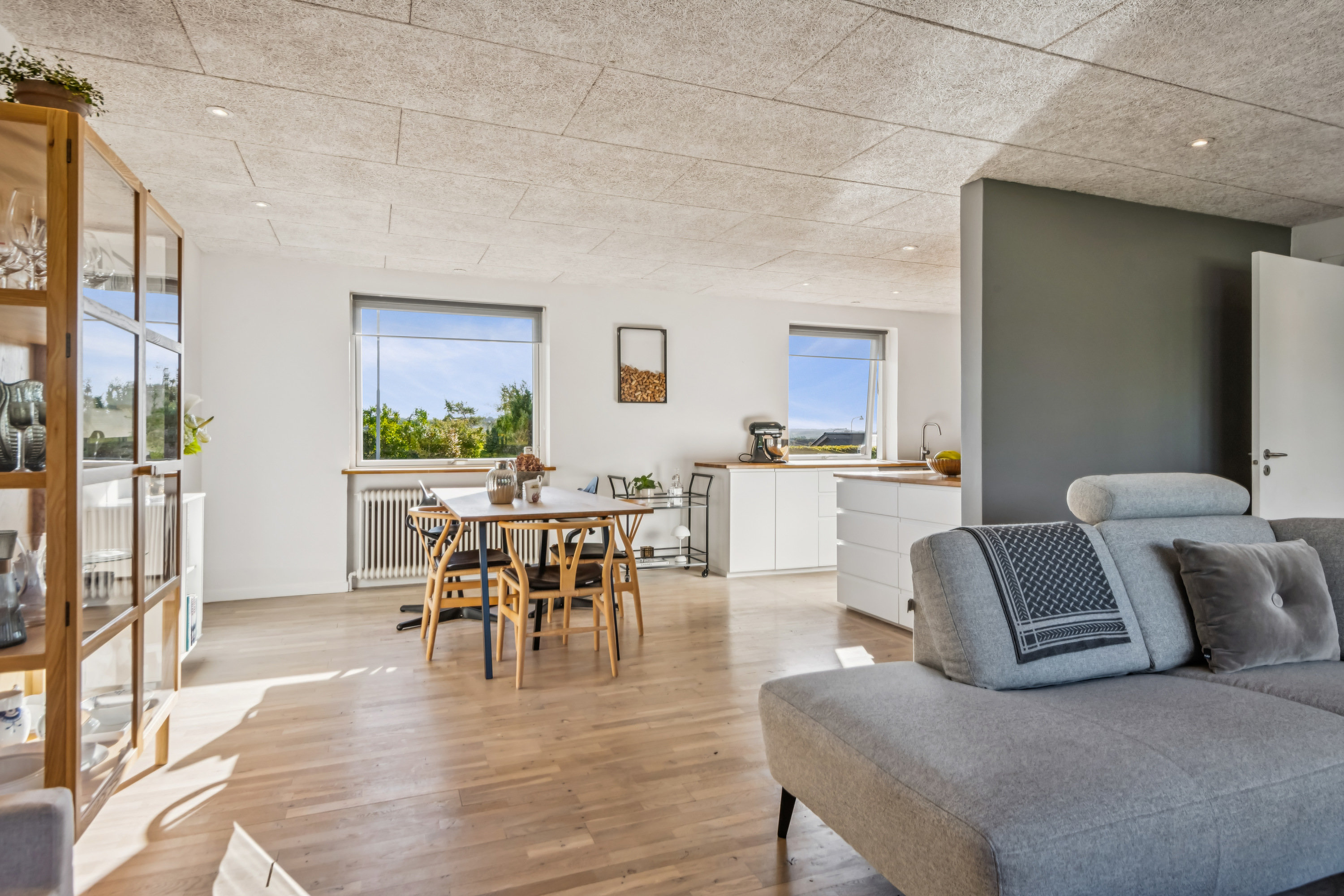 Miniaturebillede 2: stue. Billede af Stjernevej 44, Scheelsminde, 9200 Aalborg SV