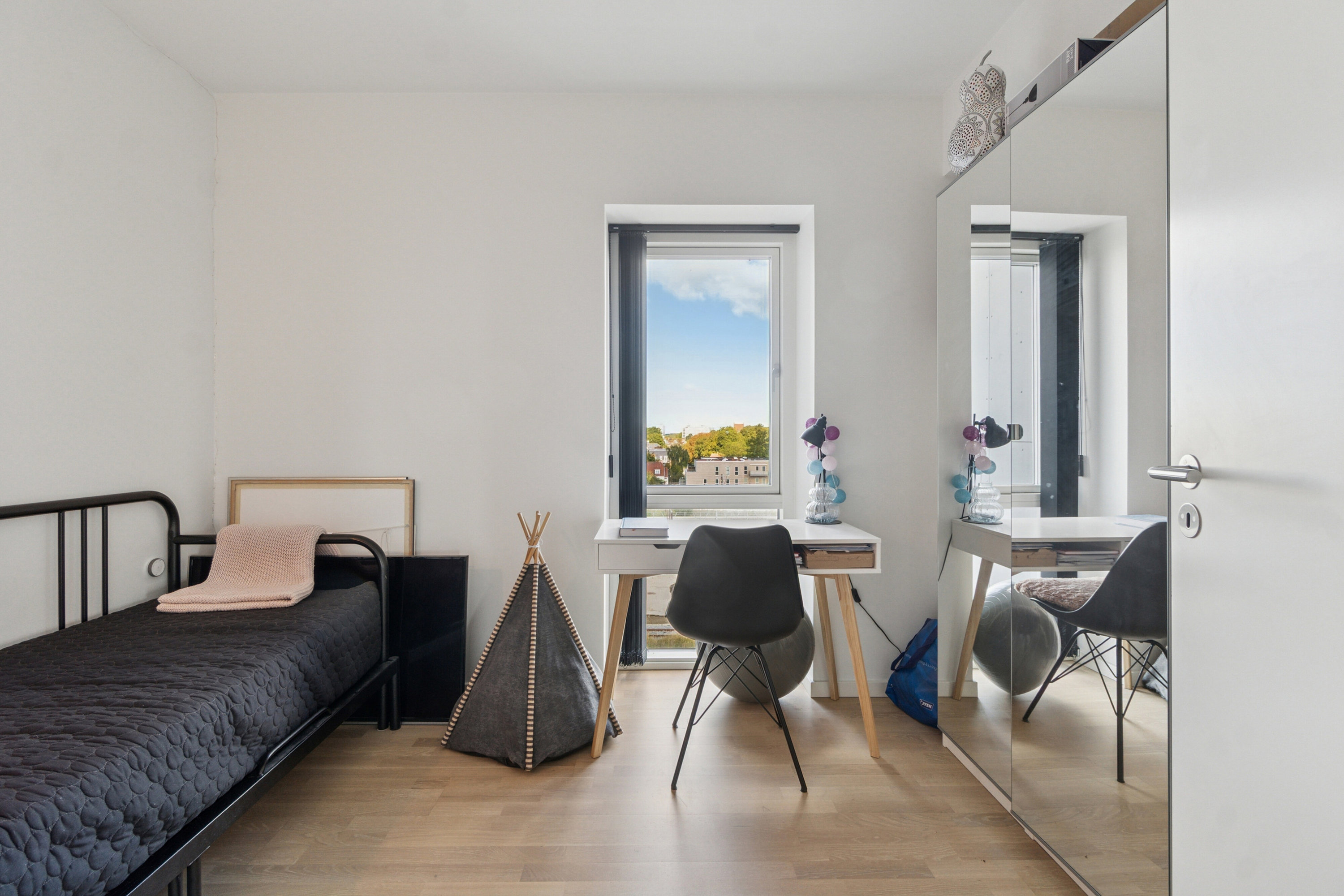 Fremhævet værelse billede i fuldskærmstilstand. Billede af Stationsparken 35, 5. 1., 2600 Glostrup