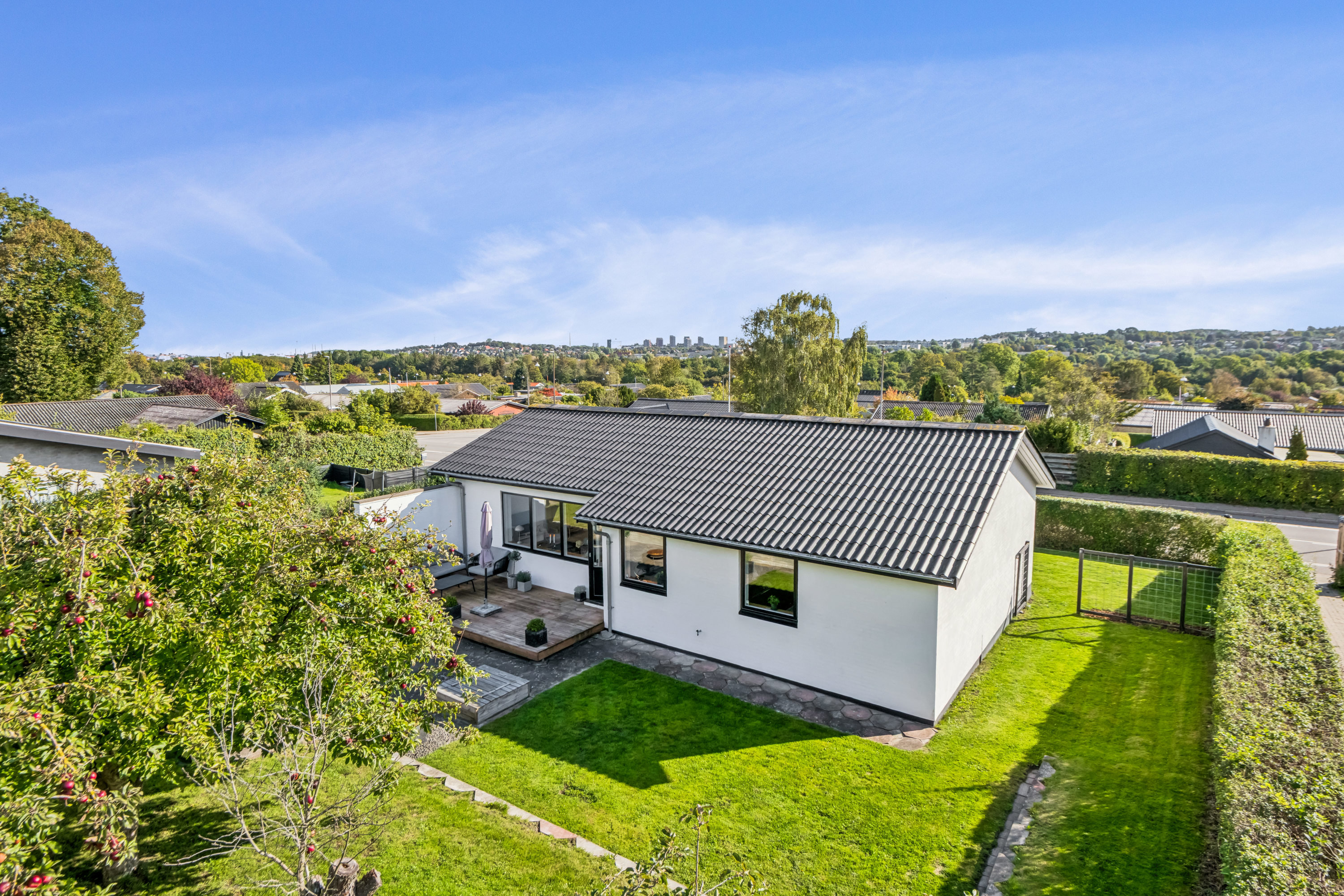 Fremhævet ejendom 1 billede i fuldskærmstilstand. Billede af Stjernevej 44, Scheelsminde, 9200 Aalborg SV