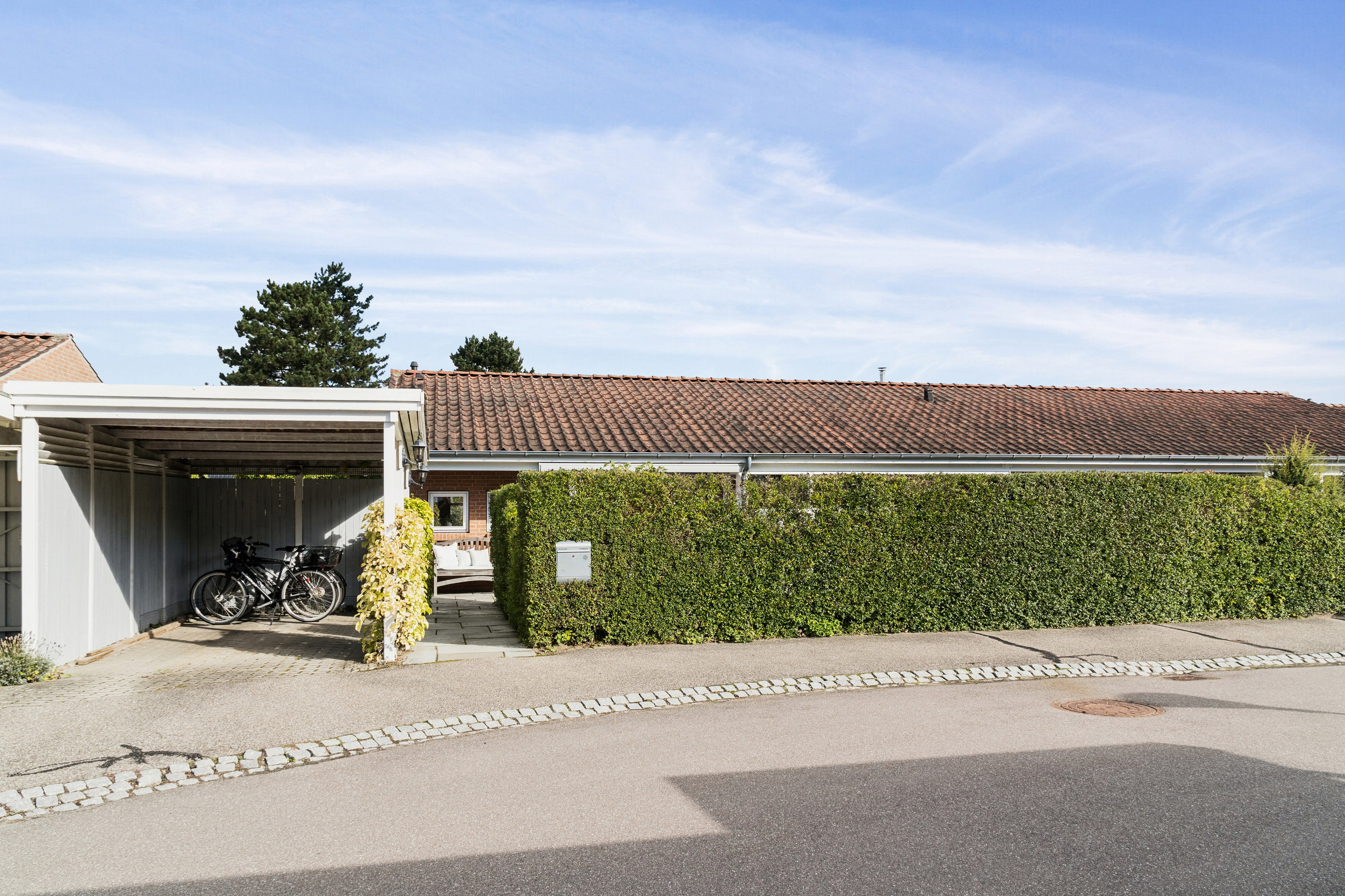 Fremhævet set fra vejen billede i fuldskærmstilstand. Billede af Skovhusvej 9, 4300 Holbæk