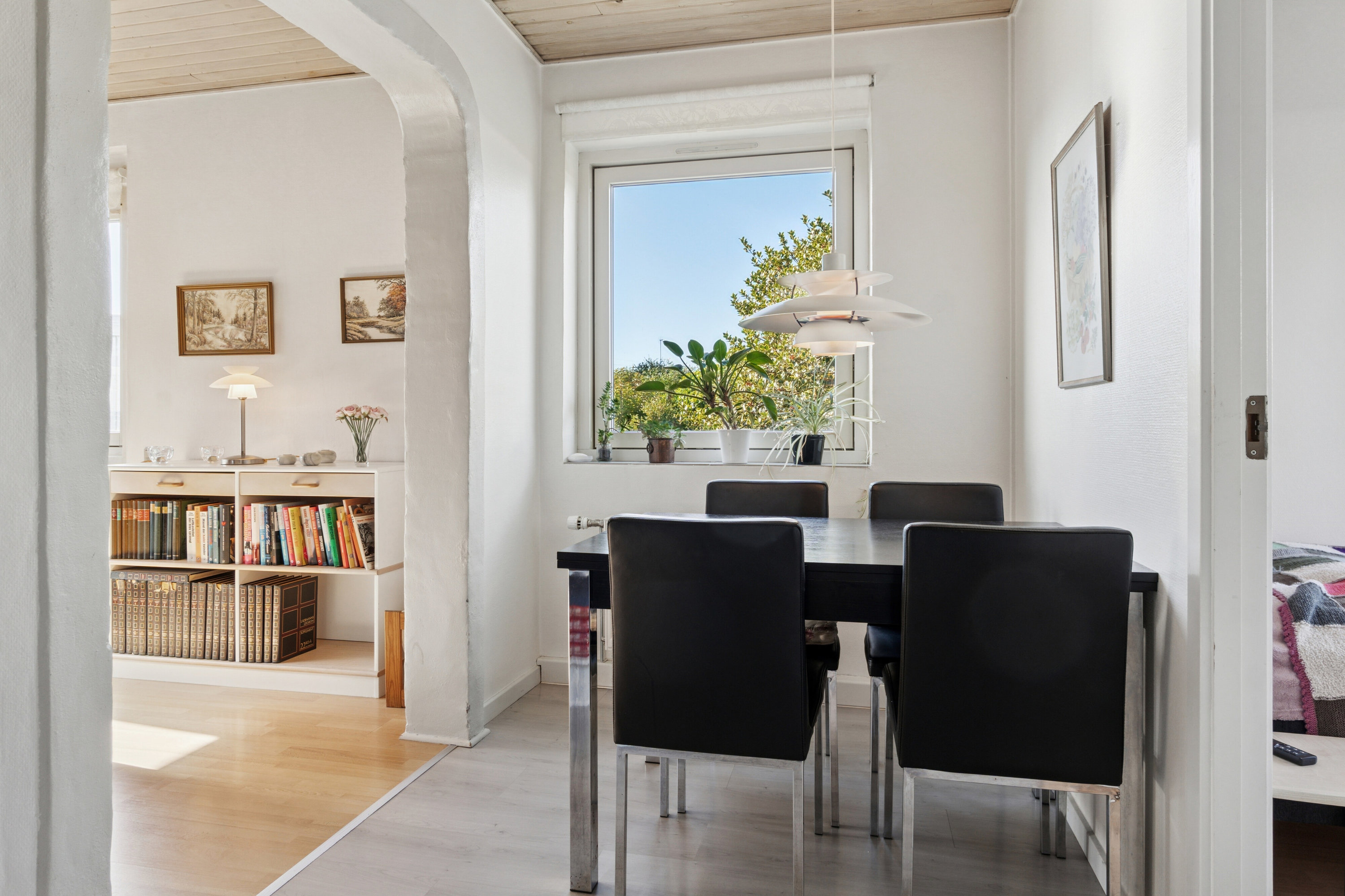 Fremhævet spisestue billede i fuldskærmstilstand. Billede af Pagteroldvej 63, 2650 Hvidovre