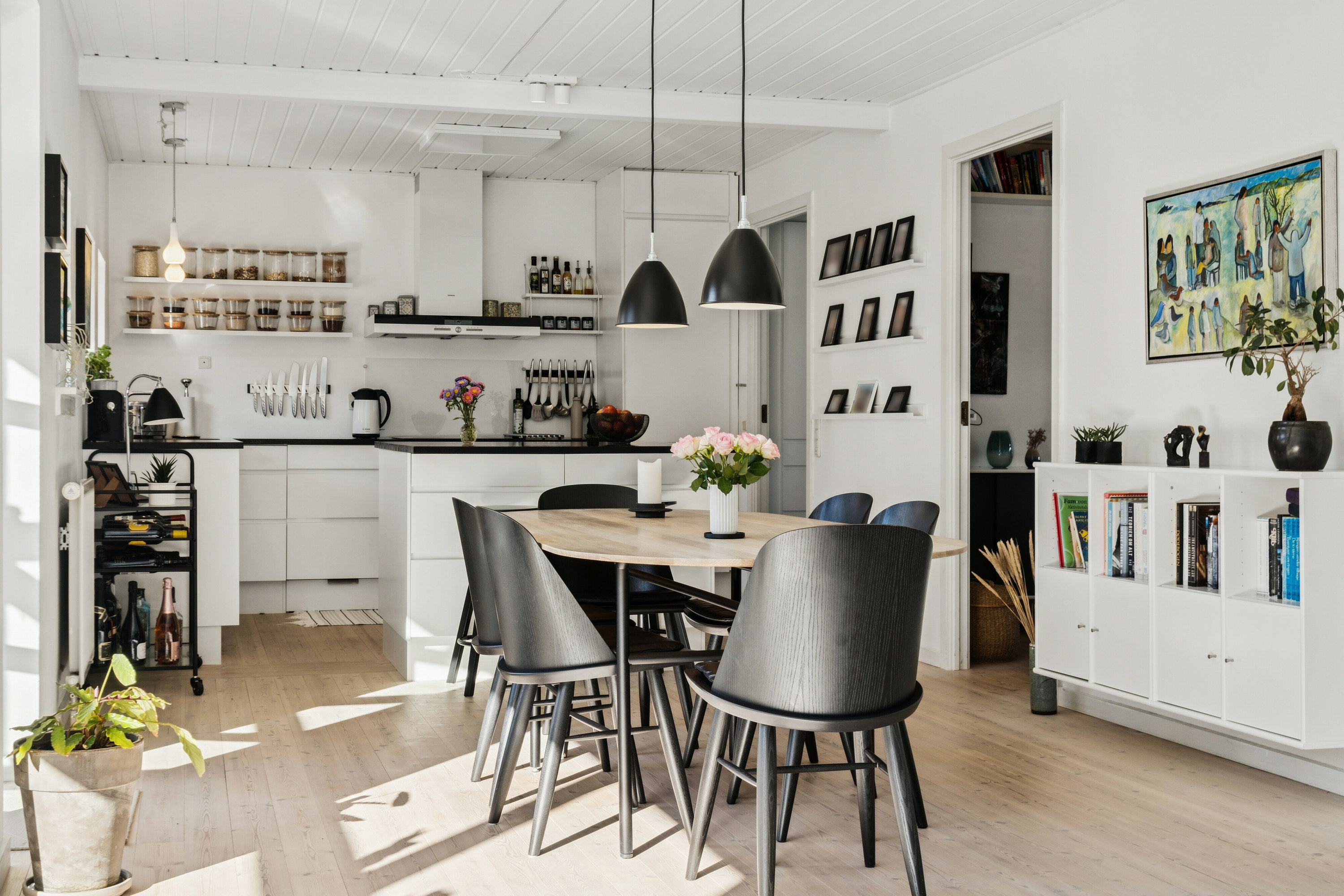 Fremhævet spisestue billede i fuldskærmstilstand. Billede af Skovhusvej 9, 4300 Holbæk