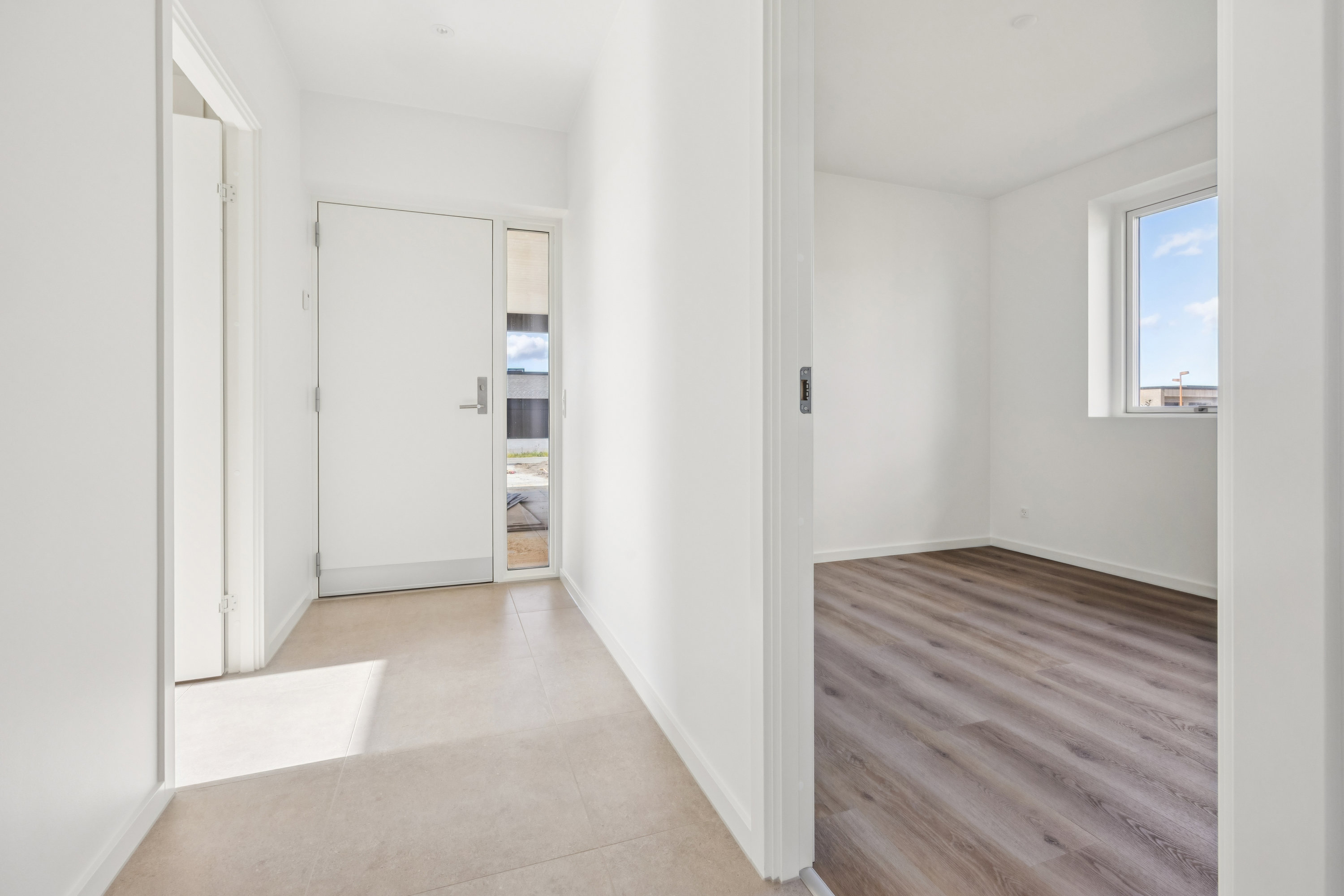 Fremhævet gang billede i fuldskærmstilstand. Billede af Solhvervs Alle 25, 9440 Aabybro