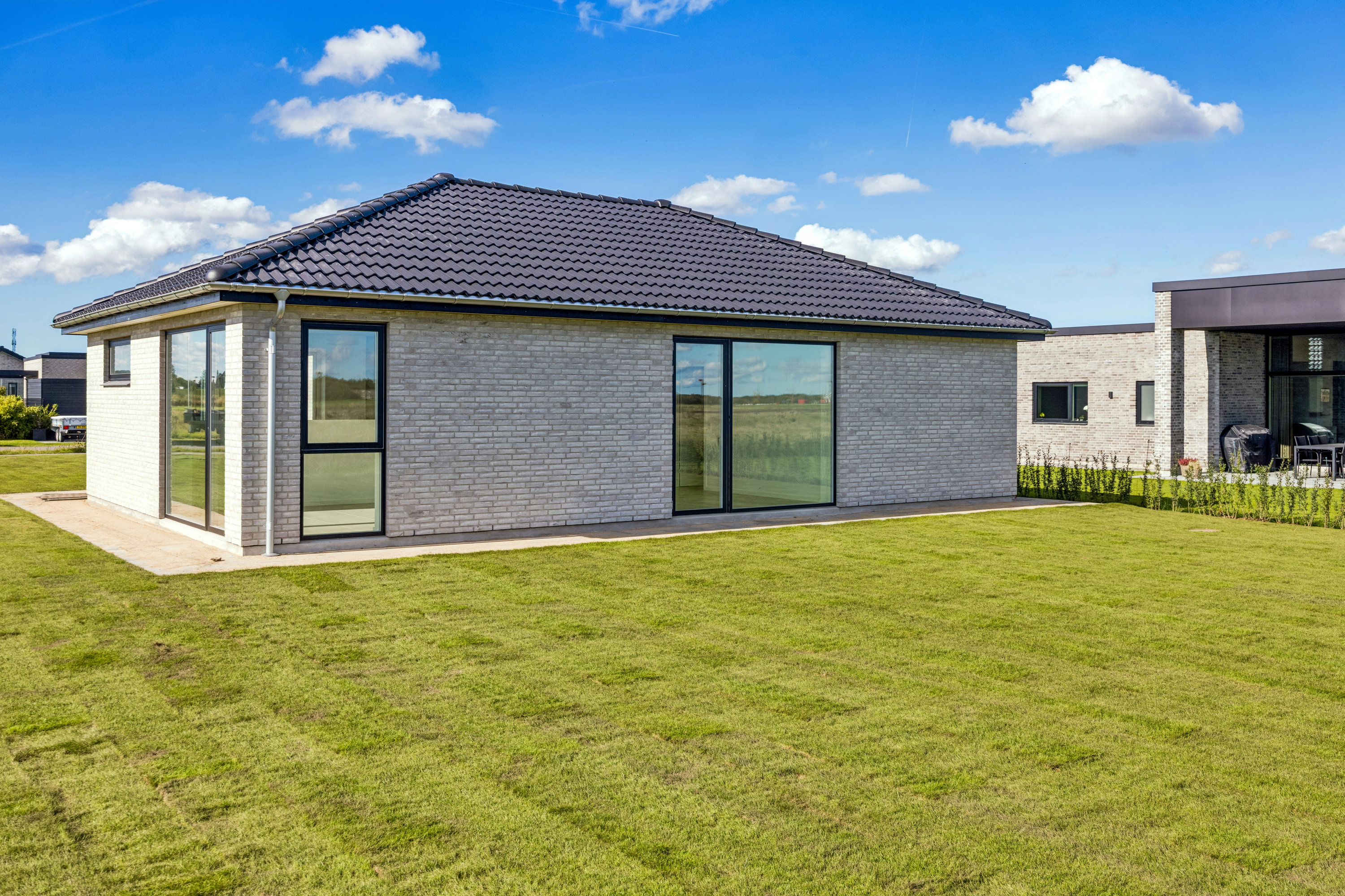 Fremhævet ejendom 1 billede i fuldskærmstilstand. Billede af Solhvervs Alle 25, 9440 Aabybro