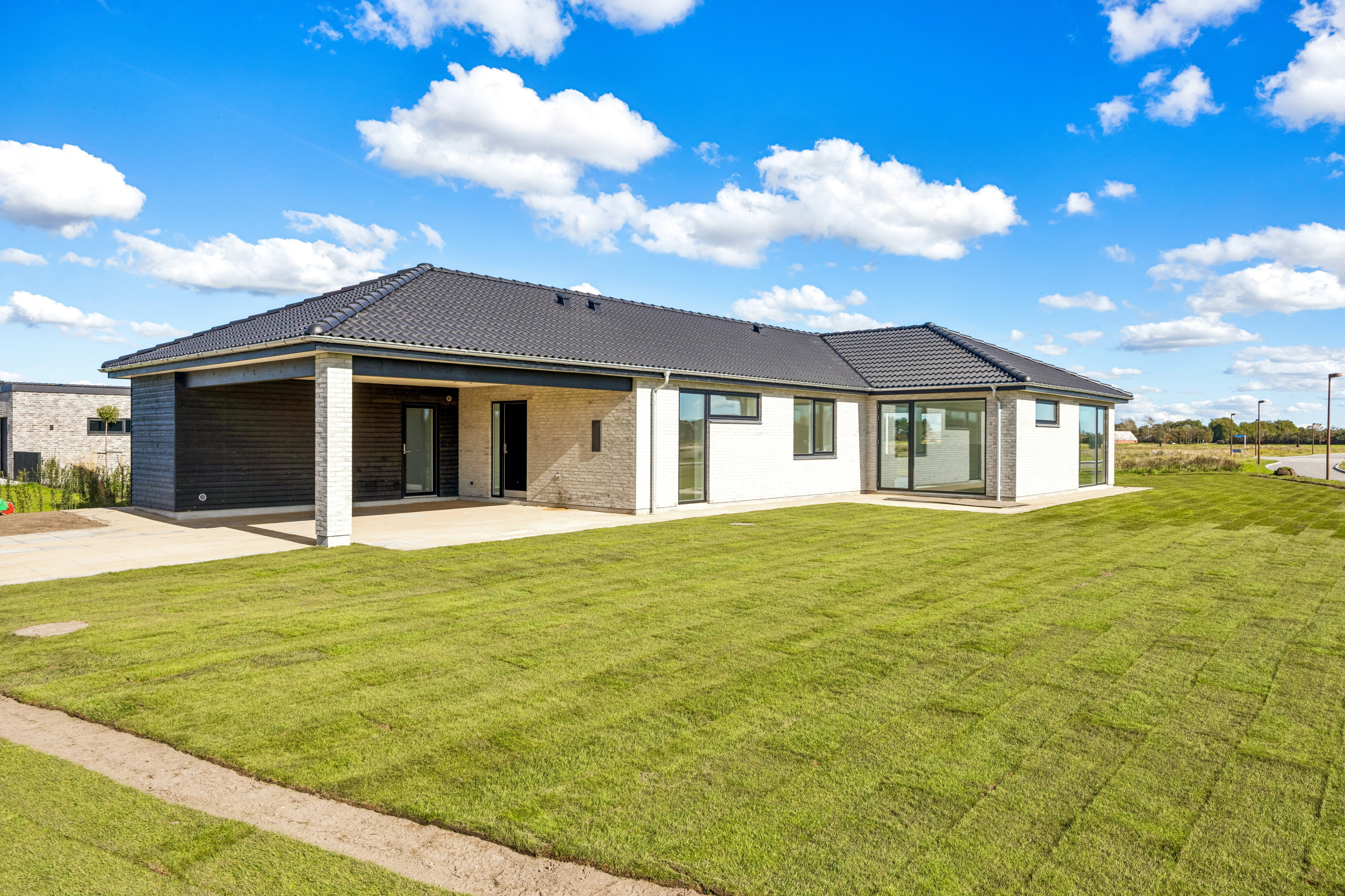 Fremhævet ejendom 1 billede i fuldskærmstilstand. Billede af Solhvervs Alle 25, 9440 Aabybro