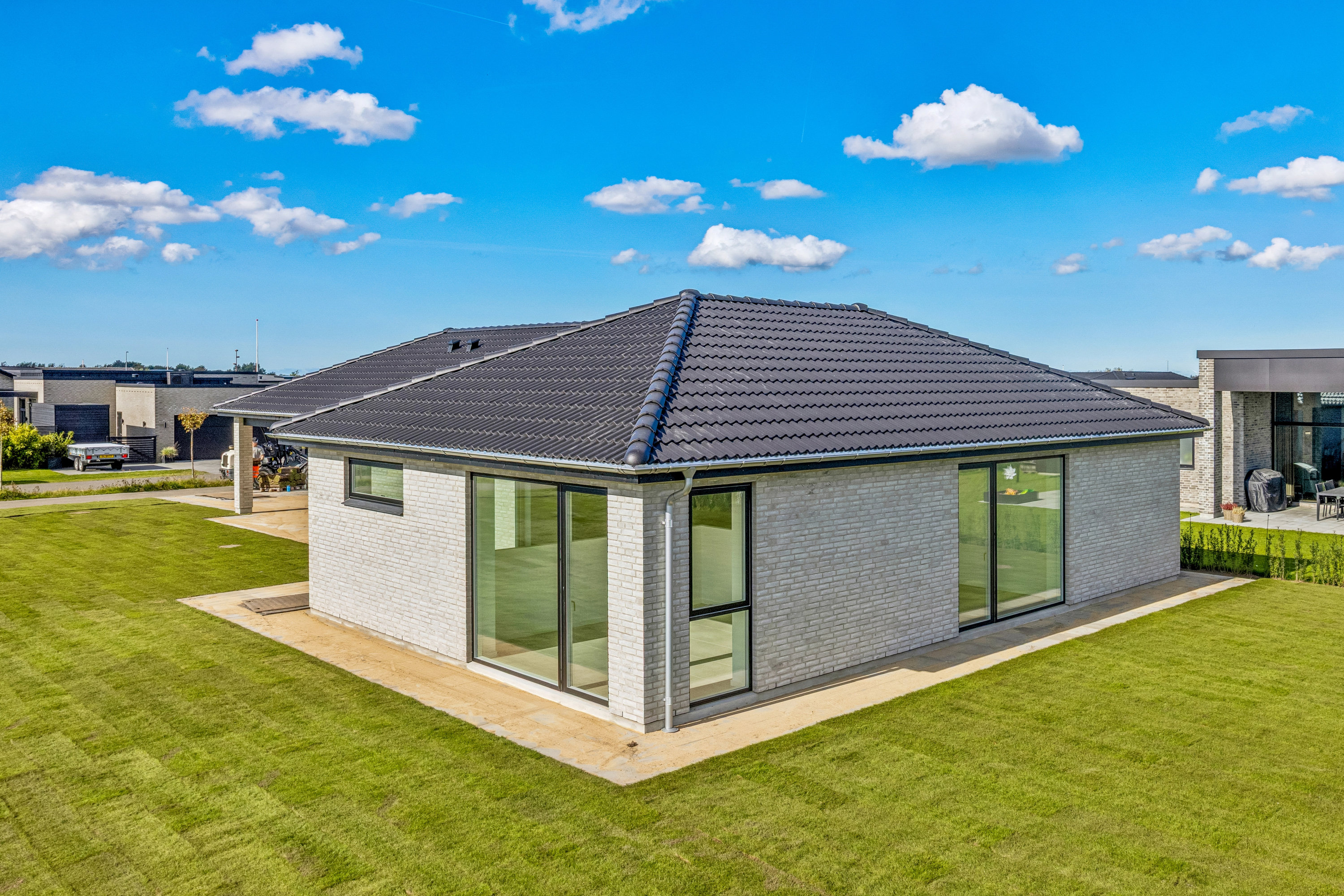 Fremhævet ejendom 1 billede i fuldskærmstilstand. Billede af Solhvervs Alle 25, 9440 Aabybro