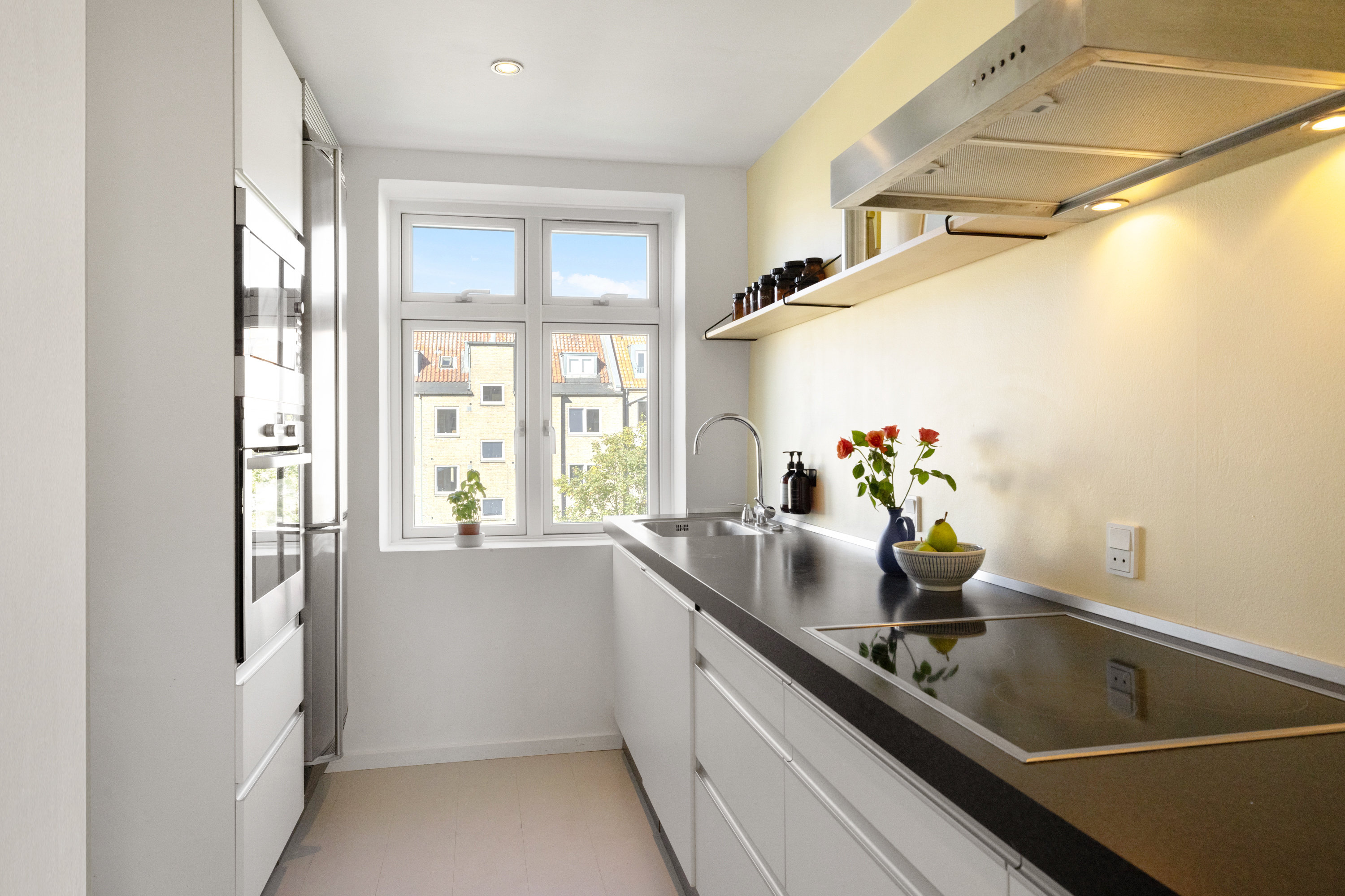 Fremhævet køkken billede i fuldskærmstilstand. Billede af Rudolph Wulffs Gade 12, 4. th., 8000 Aarhus C