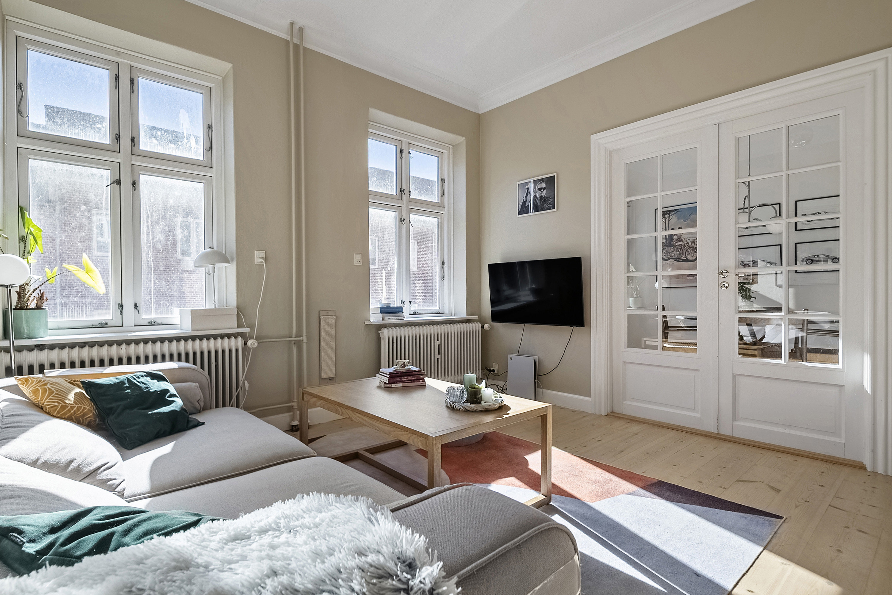 Fremhævet stue billede i fuldskærmstilstand. Billede af Niels Juels Gade 16, 2. tv., Trøjborg, 8200 Aarhus N