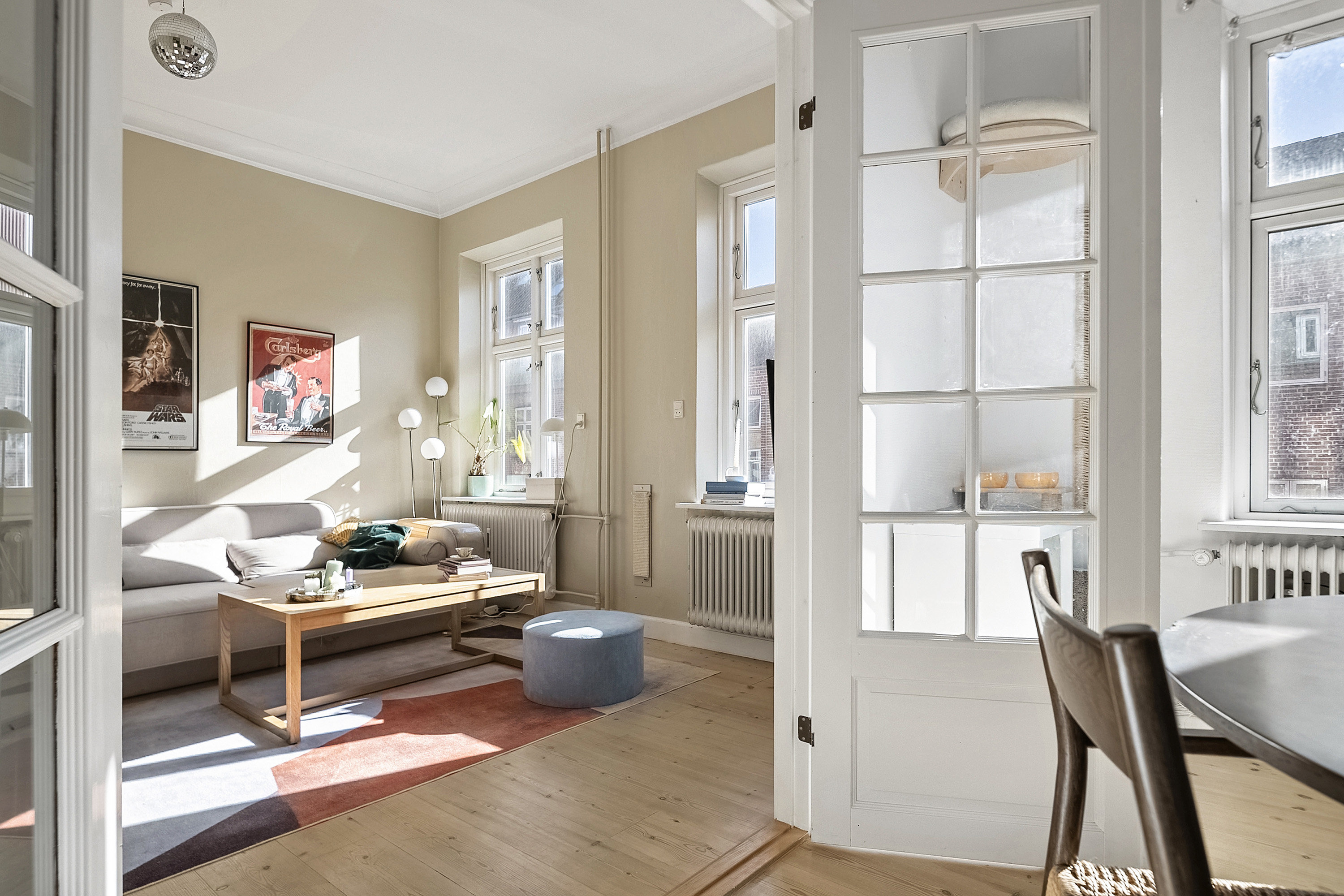 Fremhævet stue billede i fuldskærmstilstand. Billede af Niels Juels Gade 16, 2. tv., Trøjborg, 8200 Aarhus N