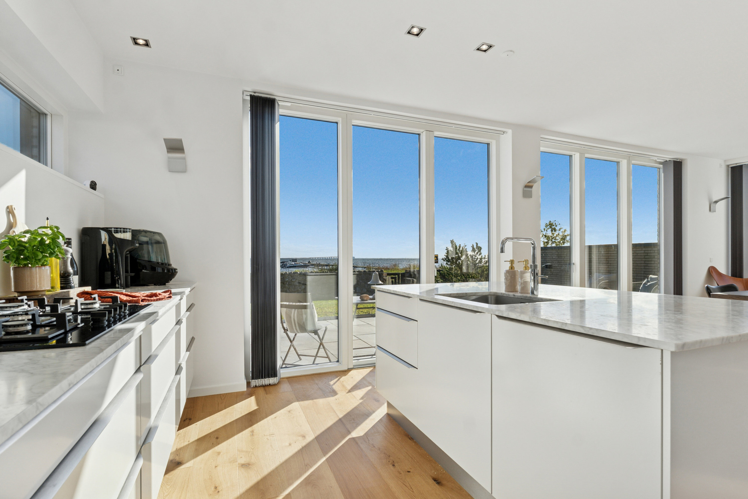 Fremhævet køkken billede i fuldskærmstilstand. Billede af Øresunds Alle 33, 2791 Dragør