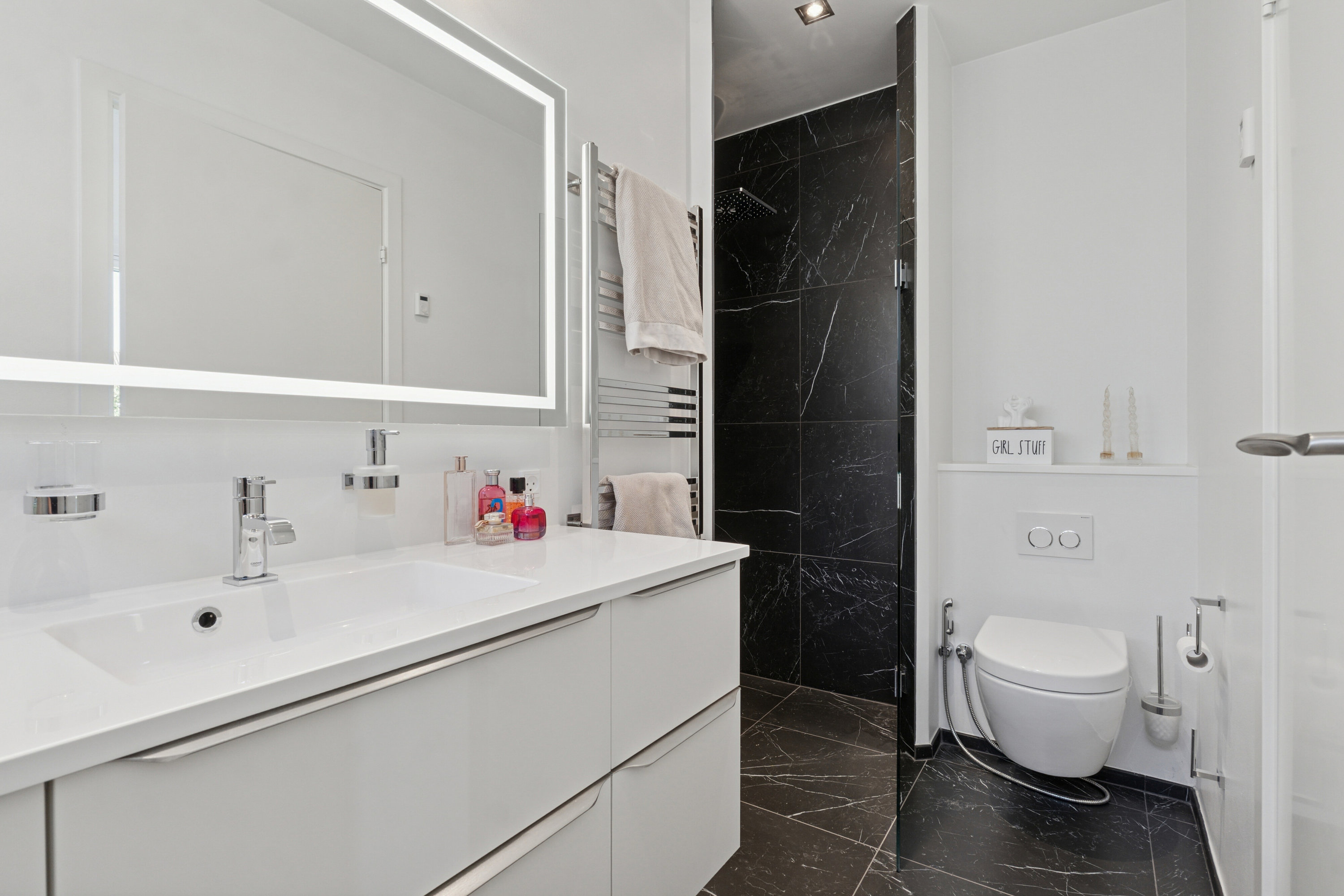 Fremhævet badeværelse billede i fuldskærmstilstand. Billede af Øresunds Alle 33, 2791 Dragør