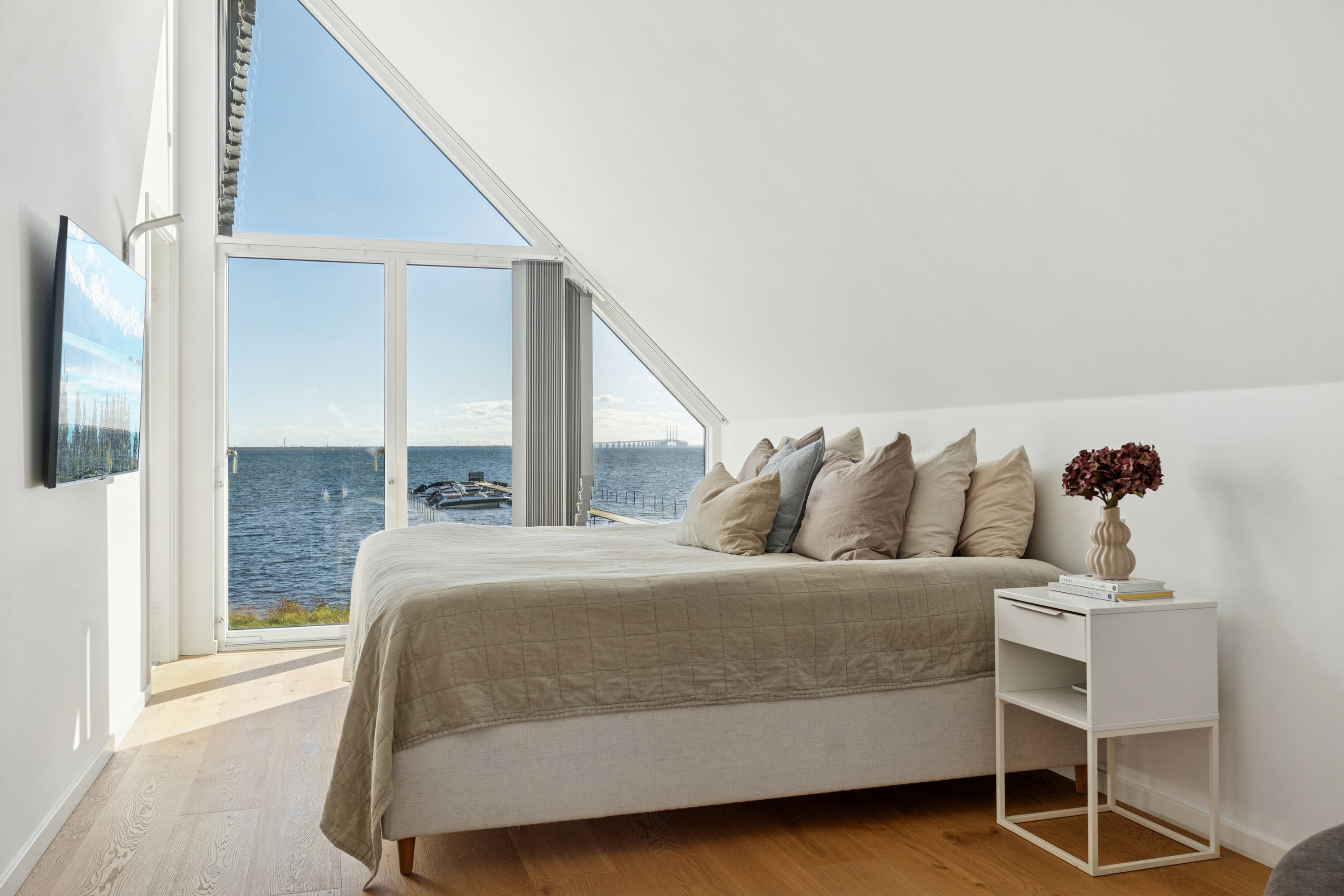 Miniaturebillede 2: soveværelse. Billede af Øresunds Alle 33, 2791 Dragør