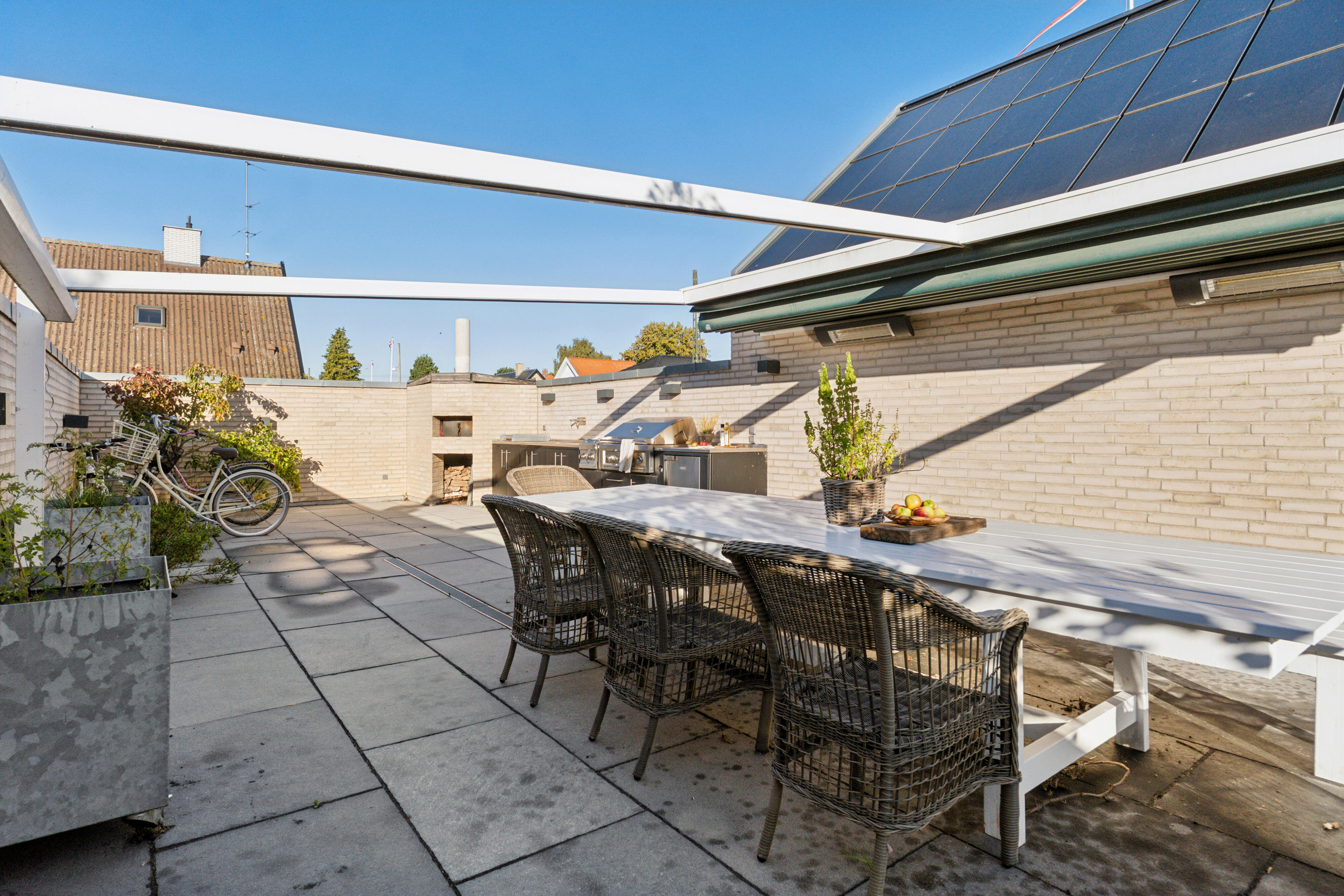 Fremhævet terrasse billede i fuldskærmstilstand. Billede af Øresunds Alle 33, 2791 Dragør