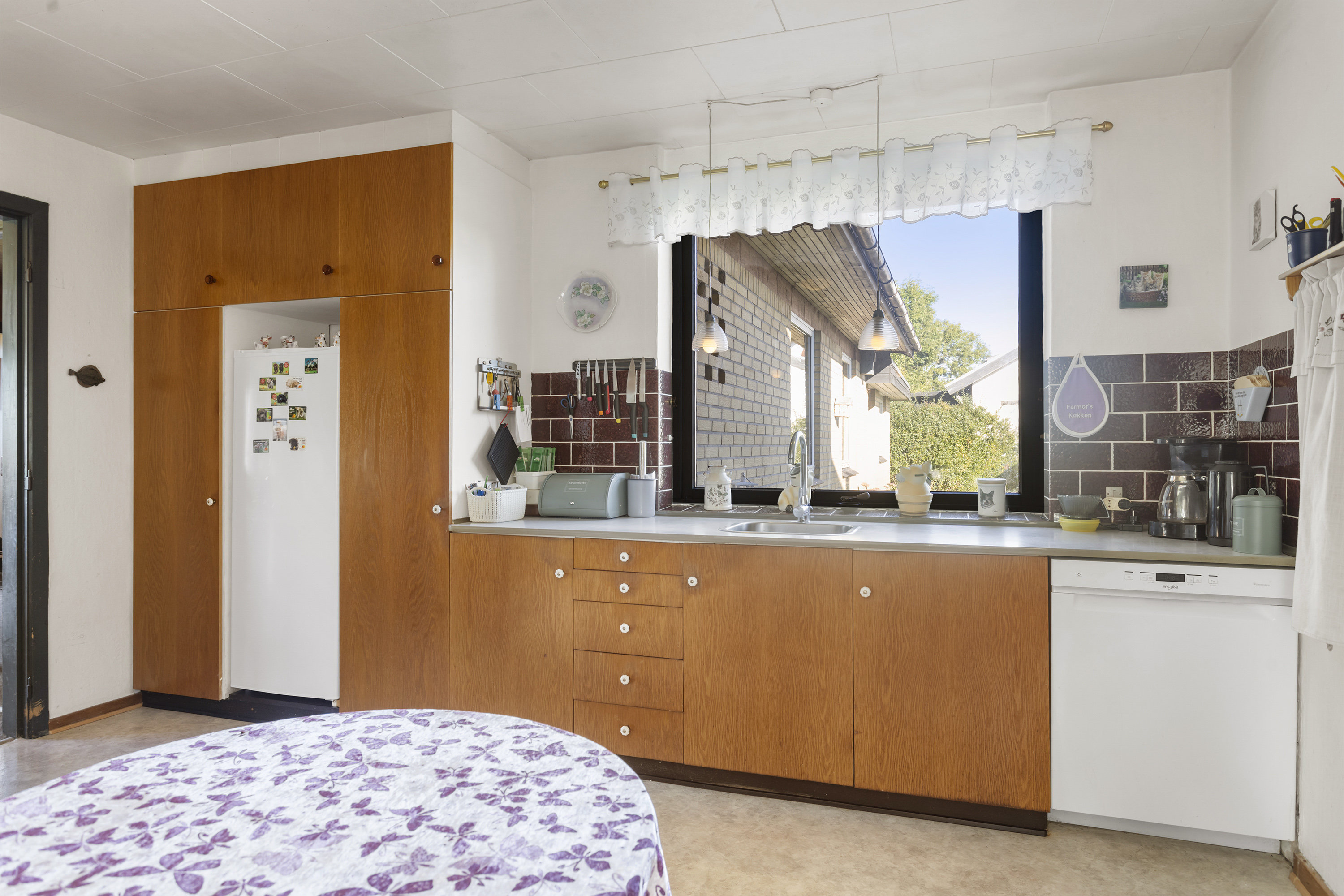 Fremhævet køkken billede i fuldskærmstilstand. Billede af Æblevangen 2, Præstbro, 9330 Dronninglund