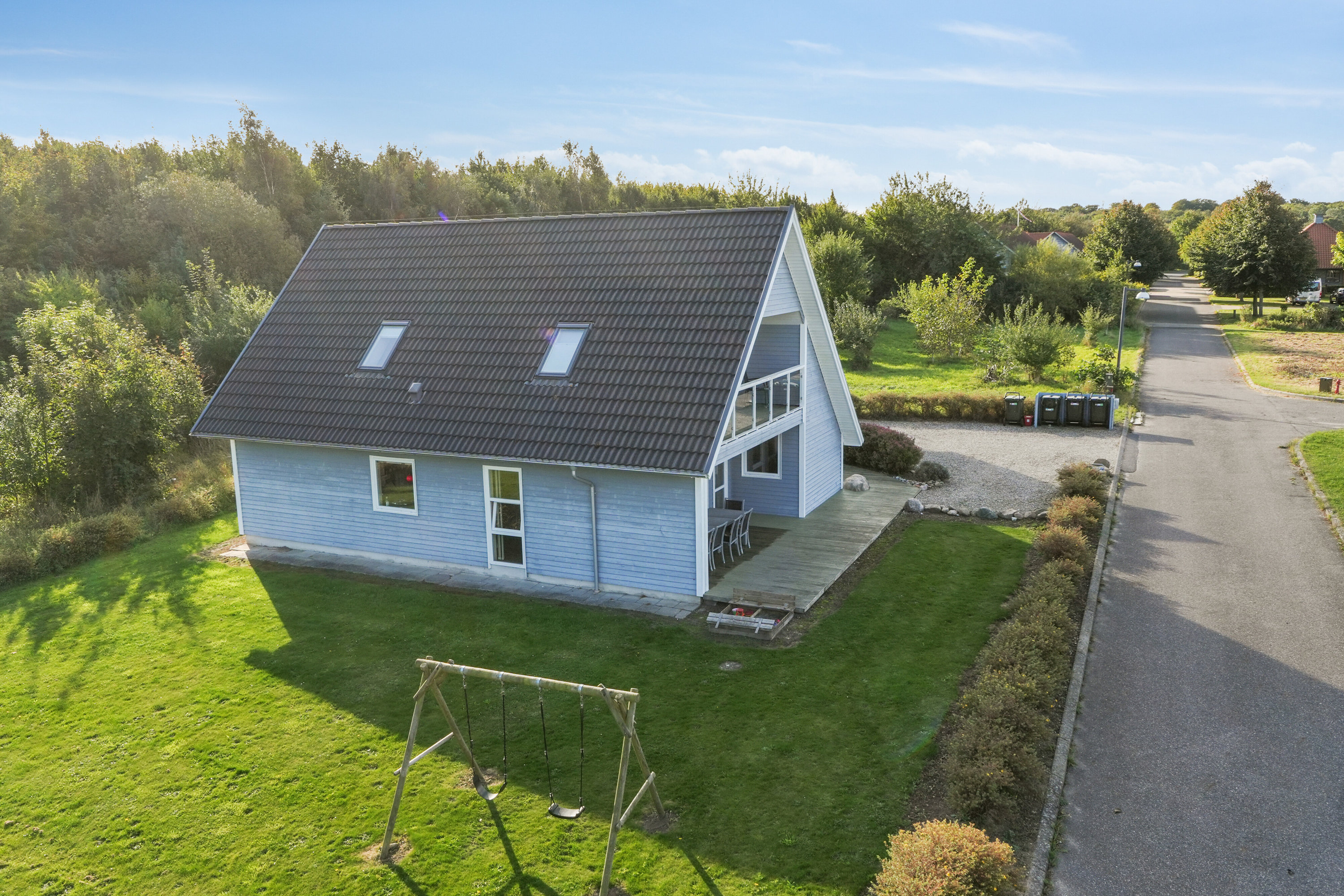 Miniaturebillede 1: set fra vejen. Billede af Stigtehaven 12, Lohals, 5953 Tranekær