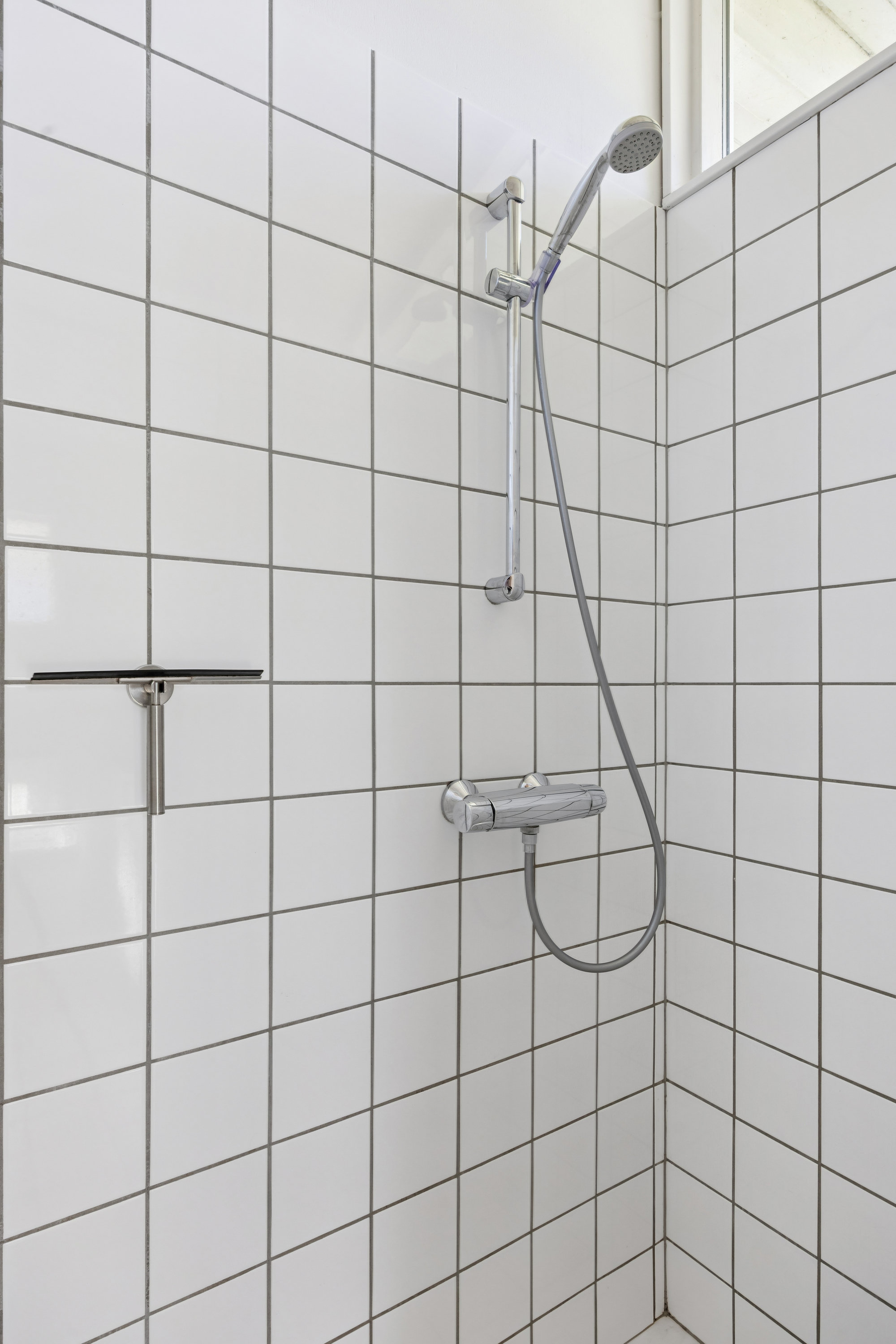 Fremhævet badeværelse billede i fuldskærmstilstand. Billede af Dittevej 2, Gjerrild, 8500 Grenaa